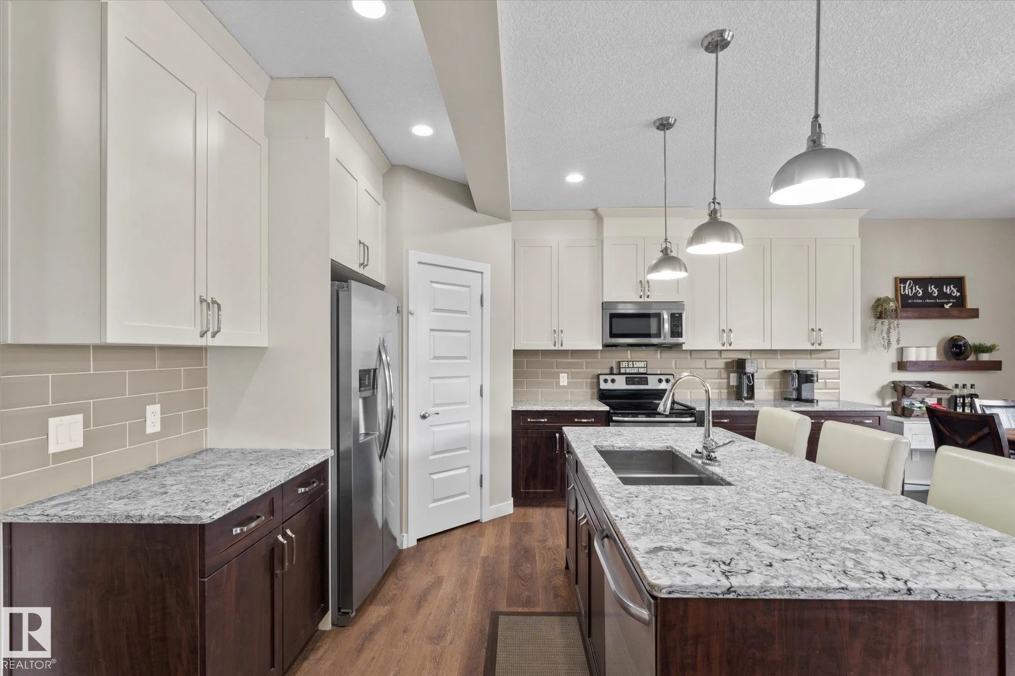 27 KINGSBURY Circle