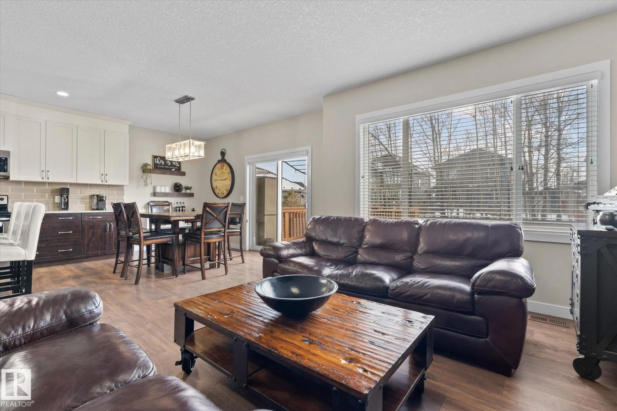 27 KINGSBURY Circle