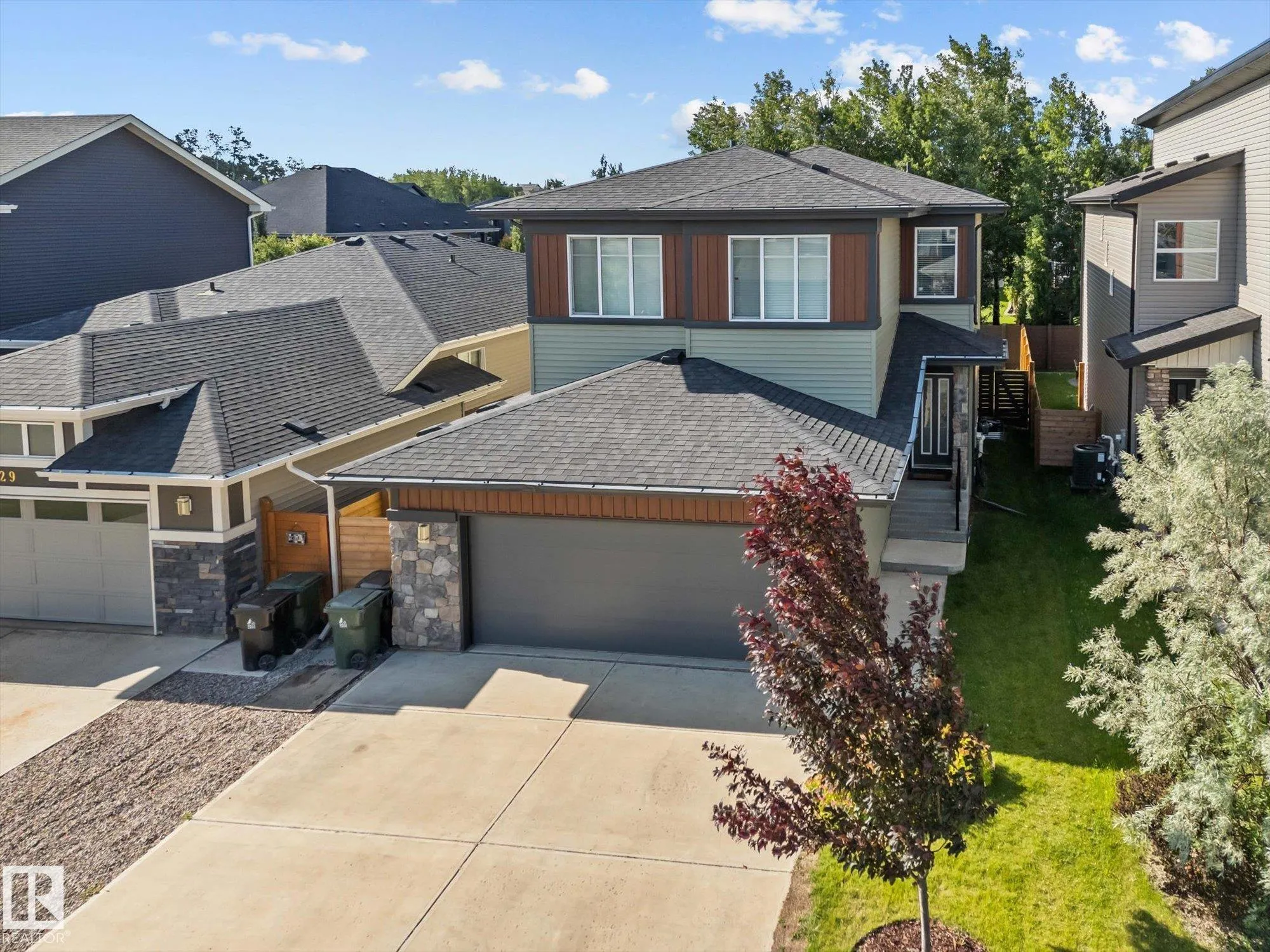 27 KINGSBURY Circle