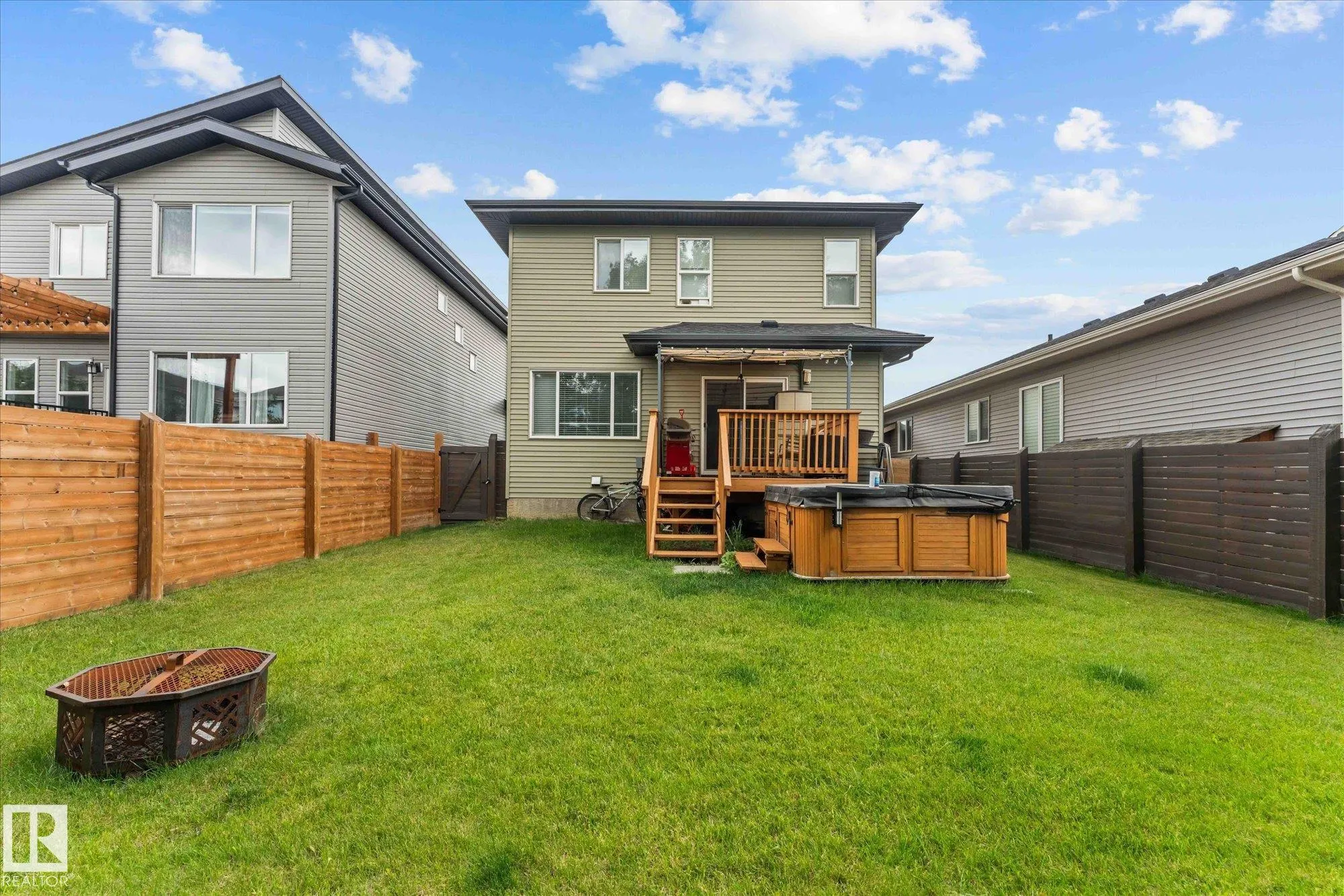 27 KINGSBURY Circle