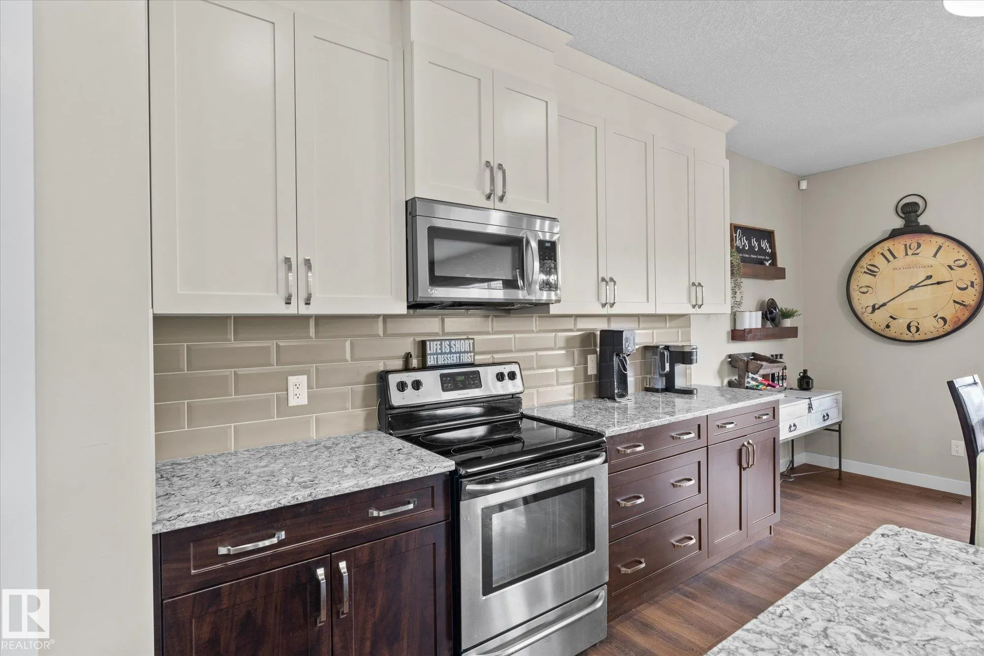 27 KINGSBURY Circle