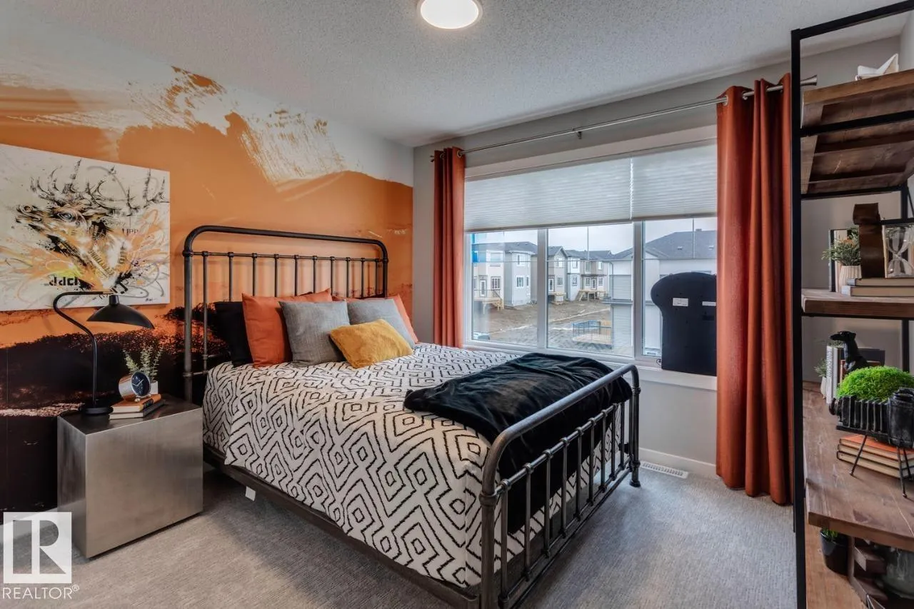 3 ASHBURY Crescent