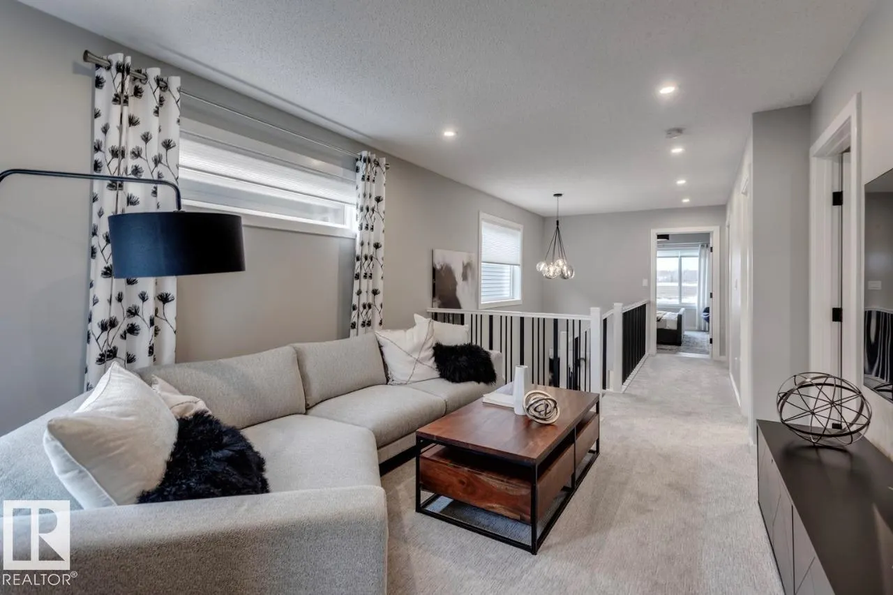 3 ASHBURY Crescent