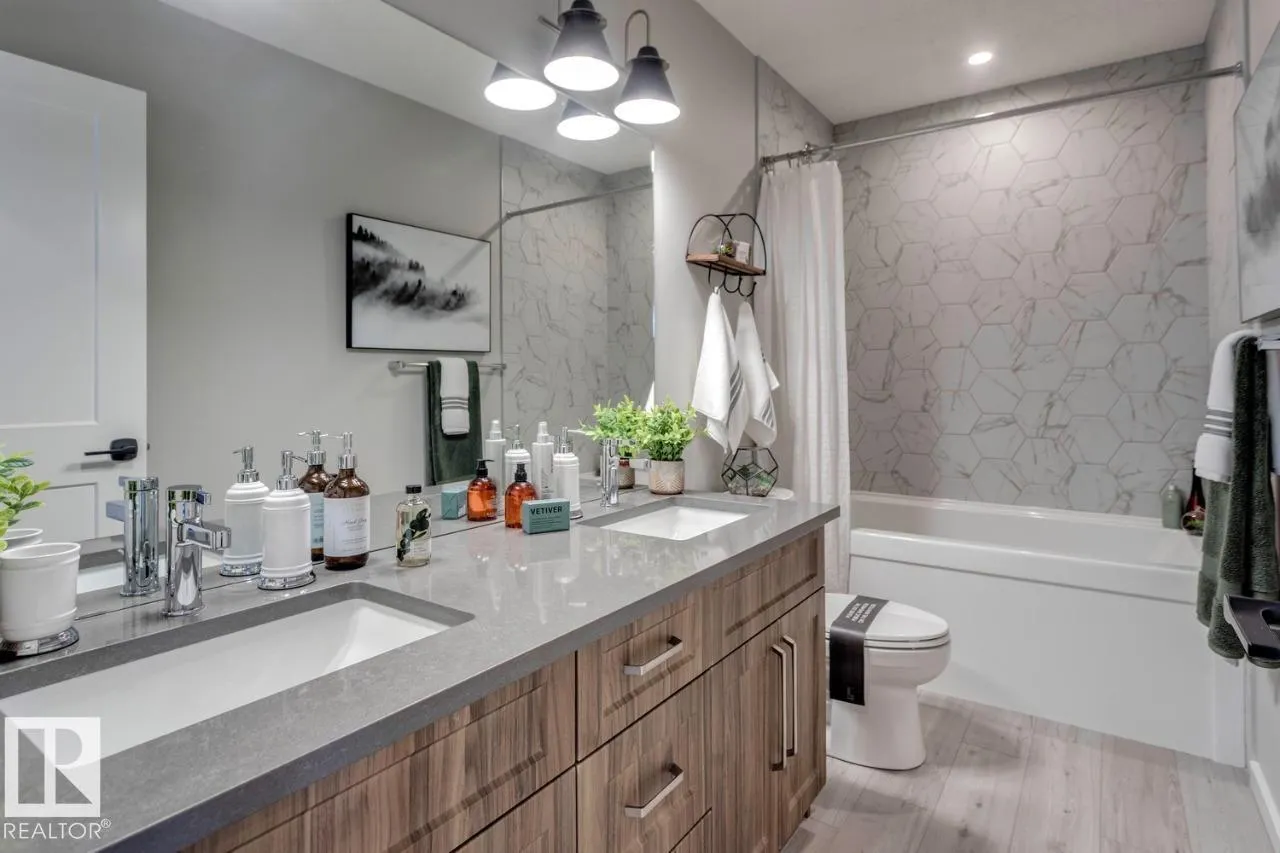 3 ASHBURY Crescent