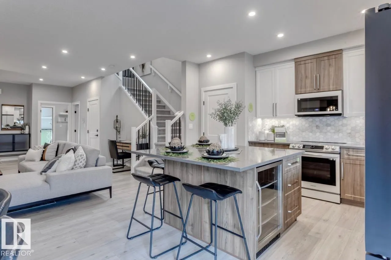 3 ASHBURY Crescent