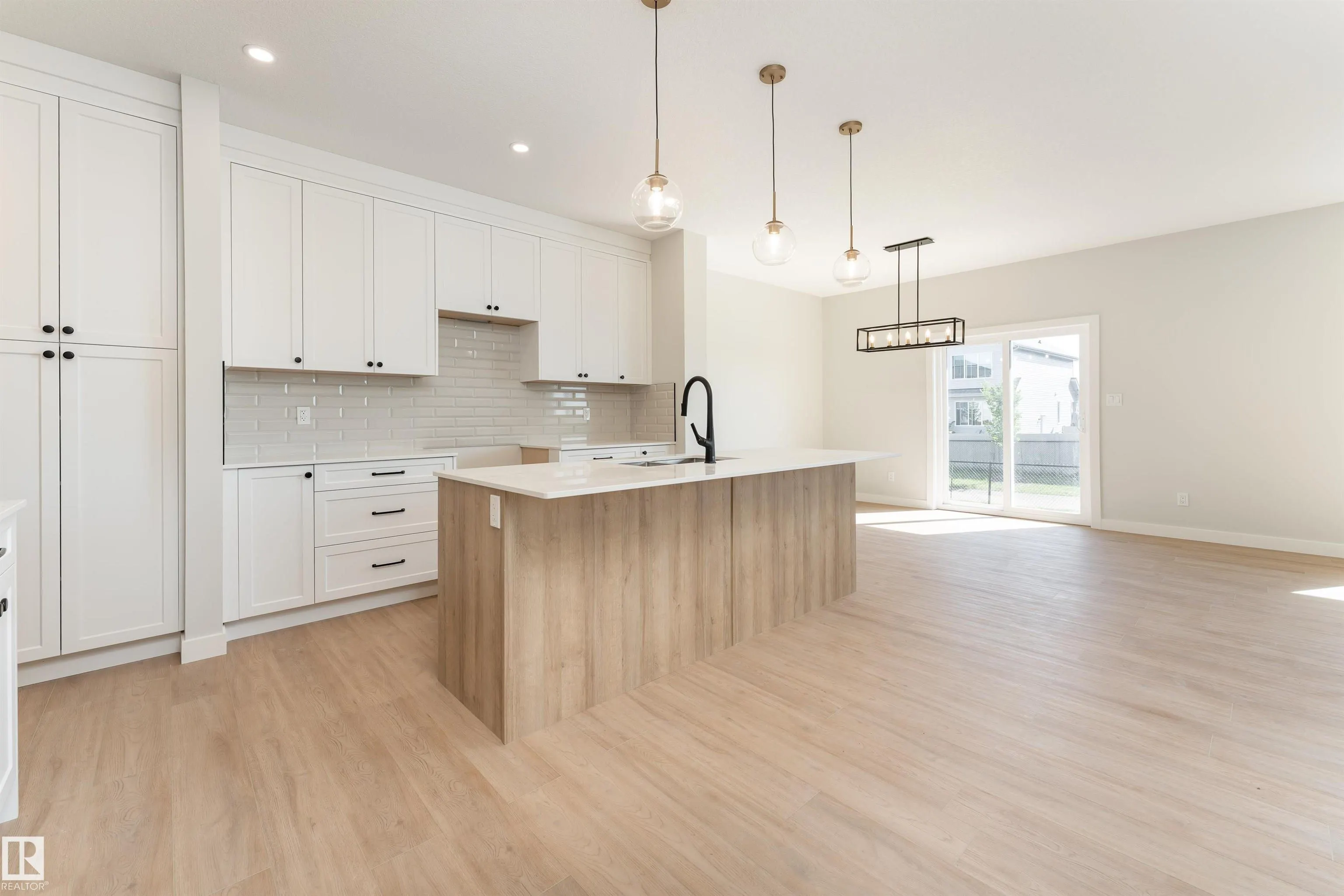 118 ELLICE Bend