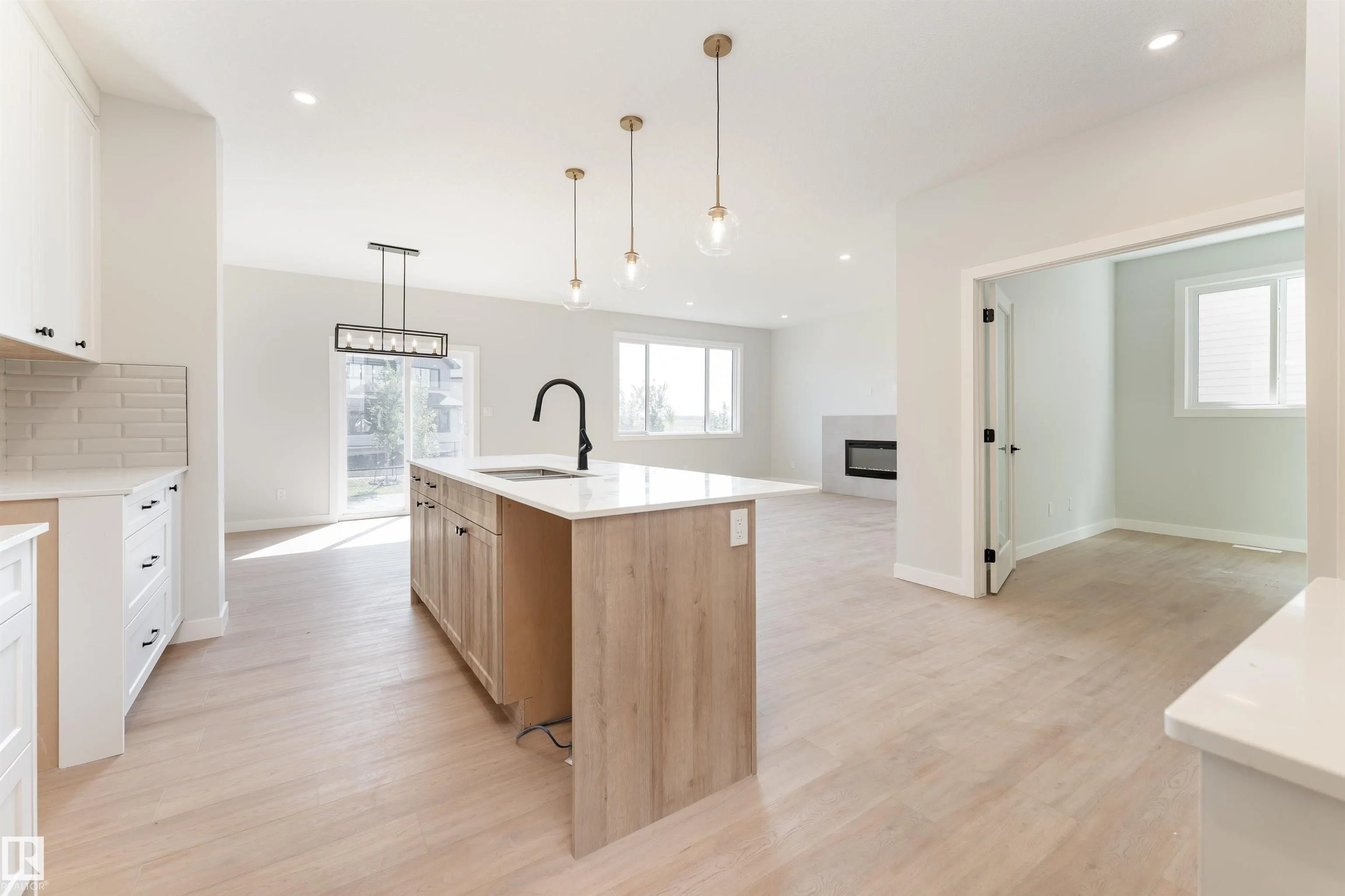 118 ELLICE Bend