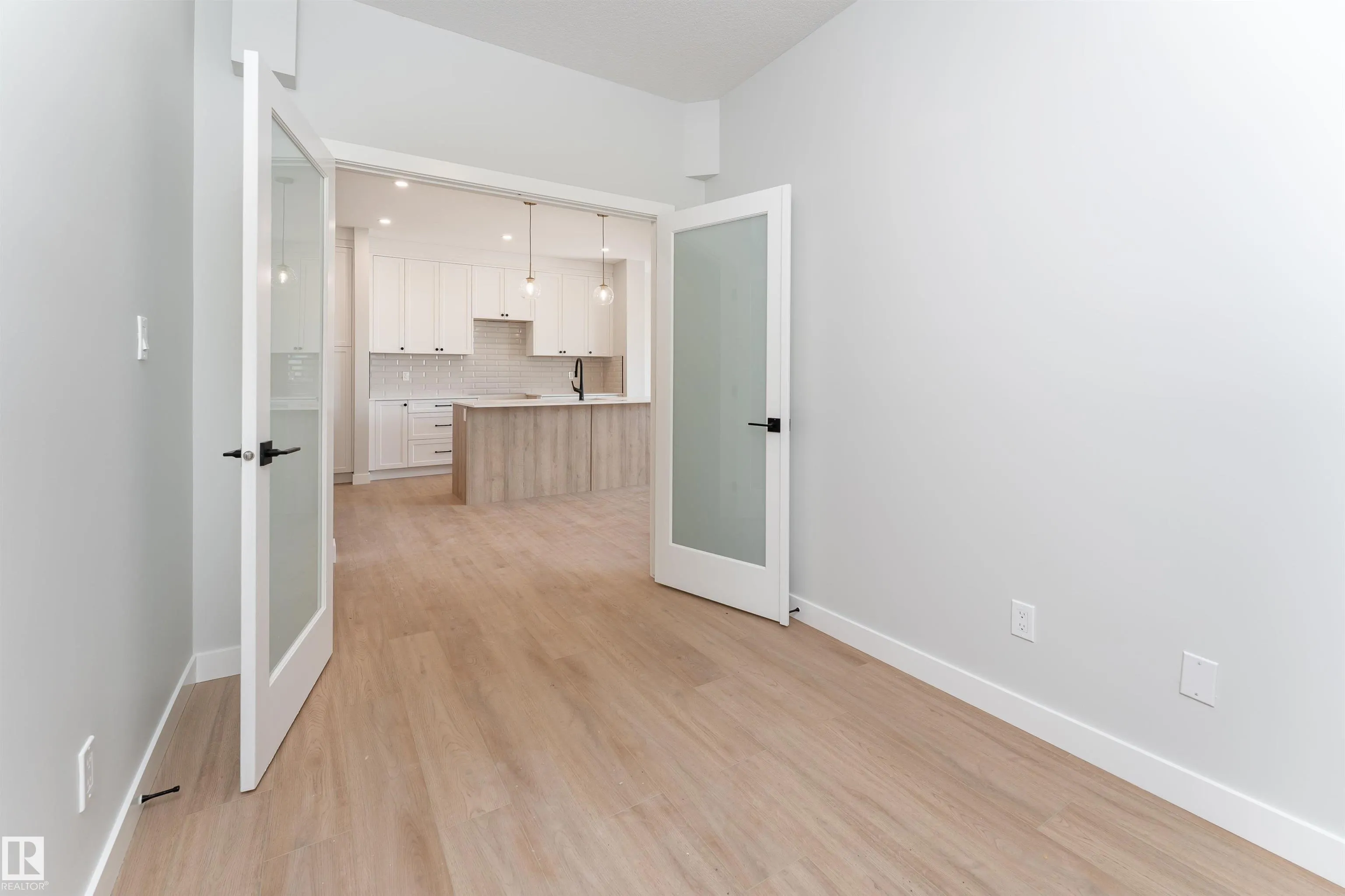 118 ELLICE Bend