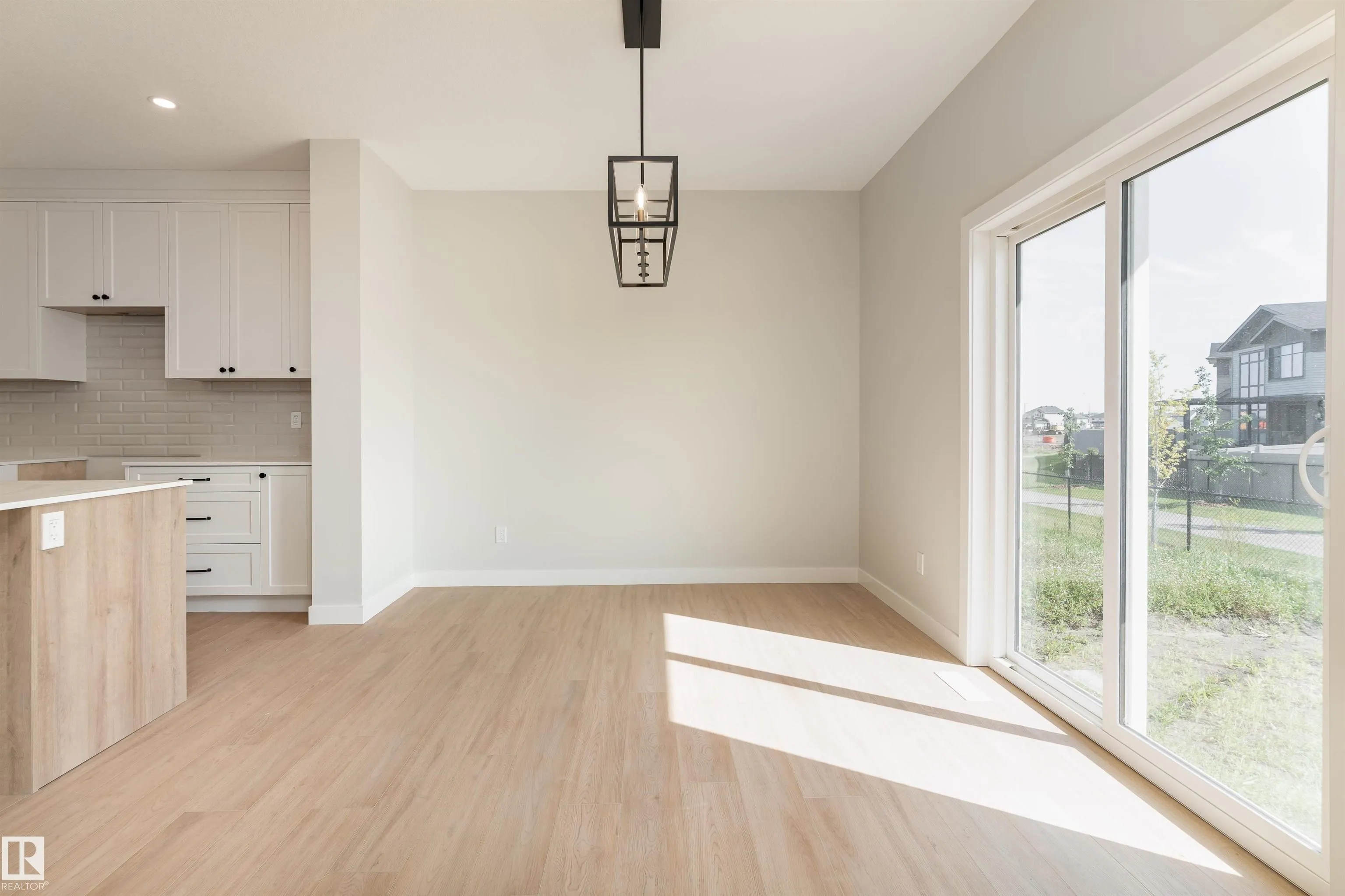 118 ELLICE Bend