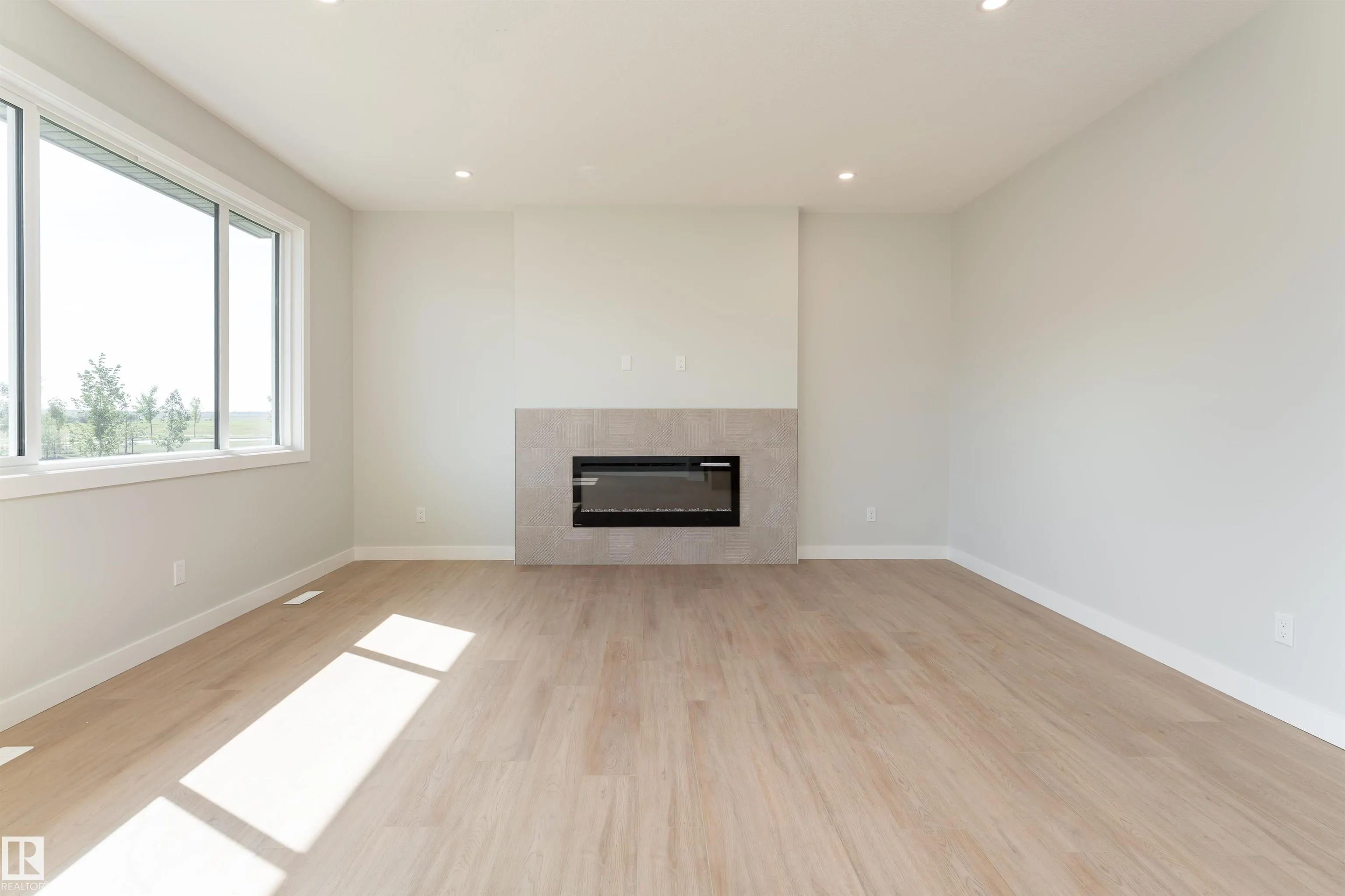 118 ELLICE Bend