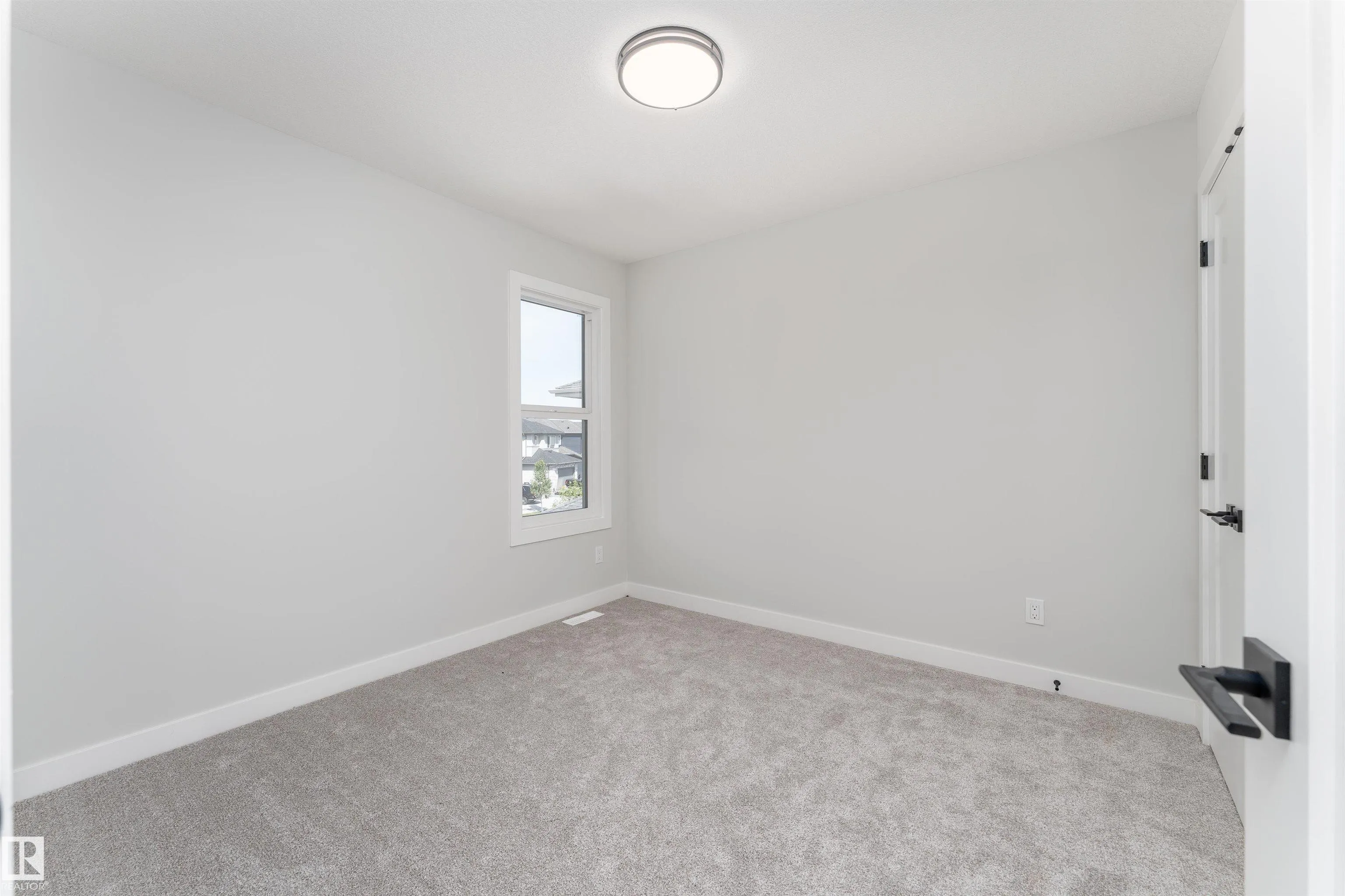 118 ELLICE Bend