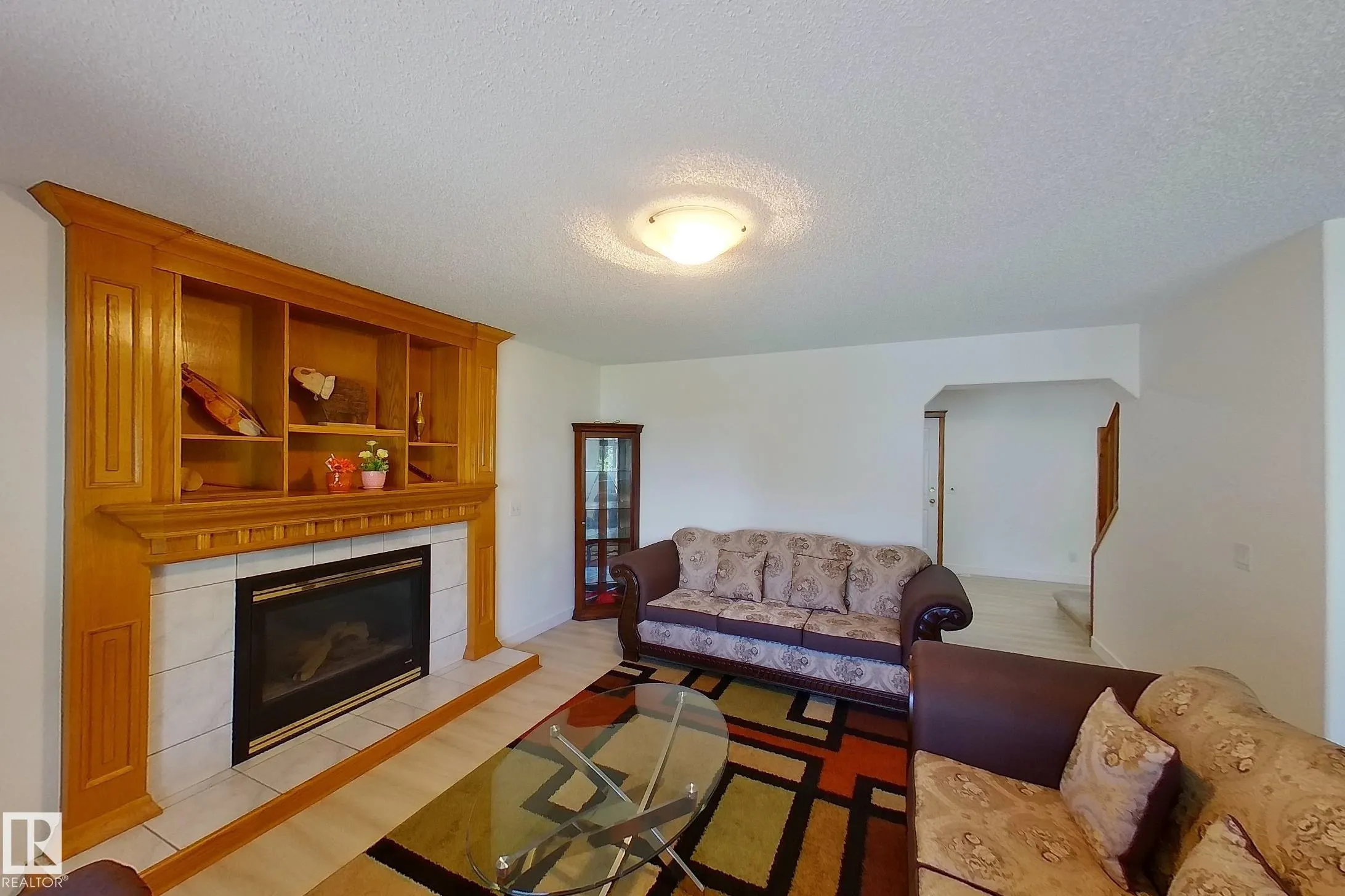 41 HAMPTON Crescent