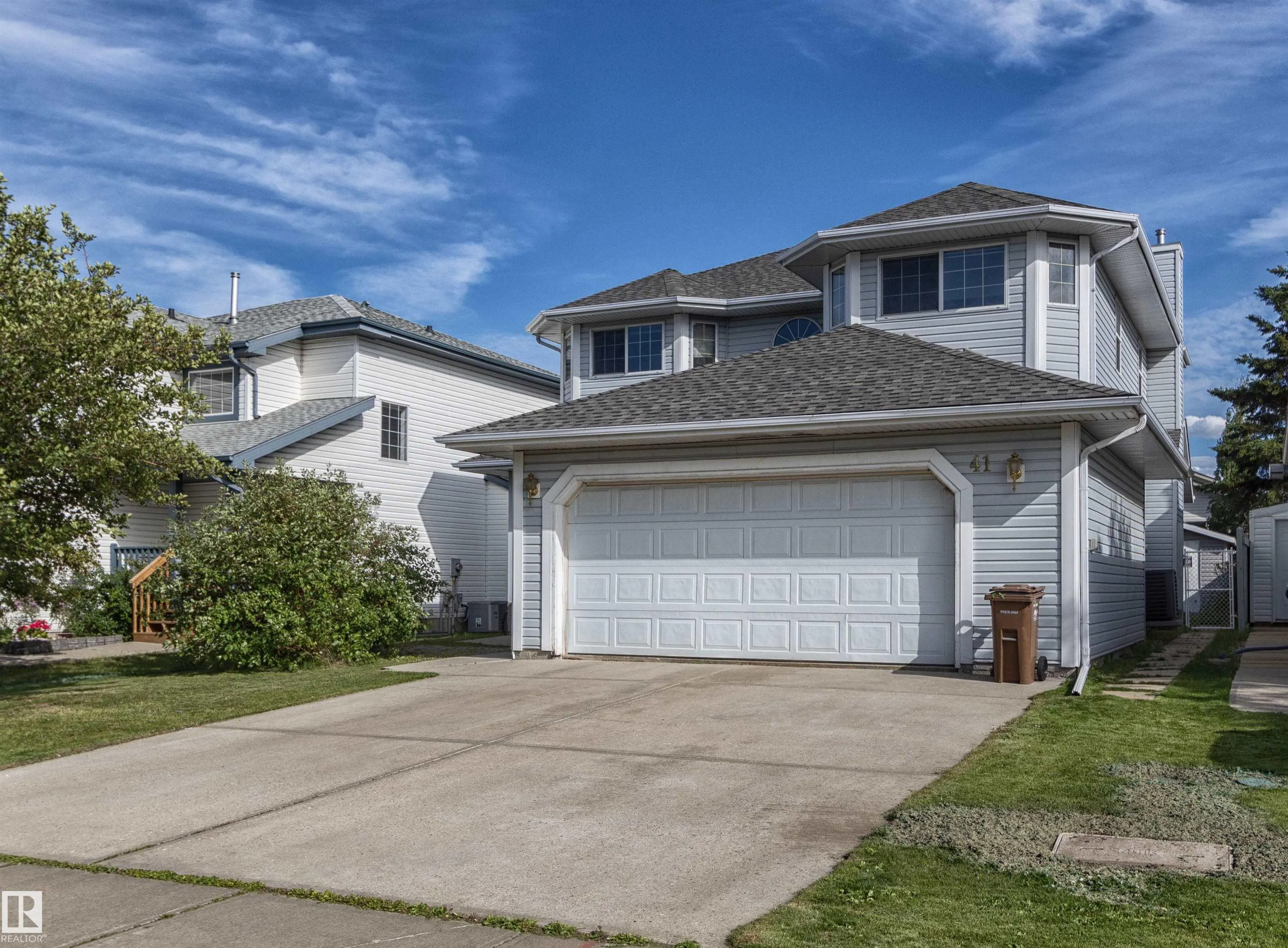 41 HAMPTON Crescent