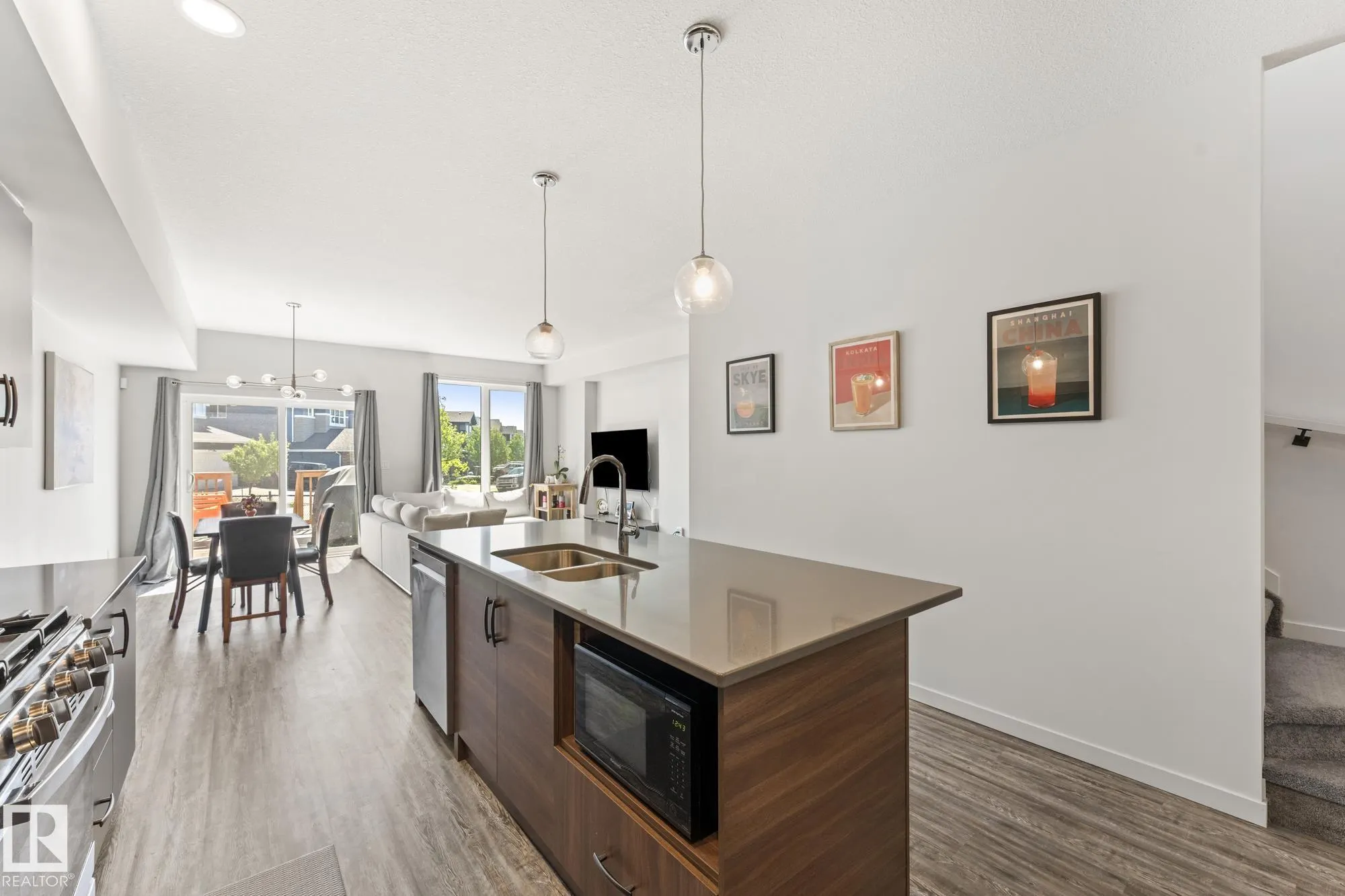 50 EDINBURGH CRT