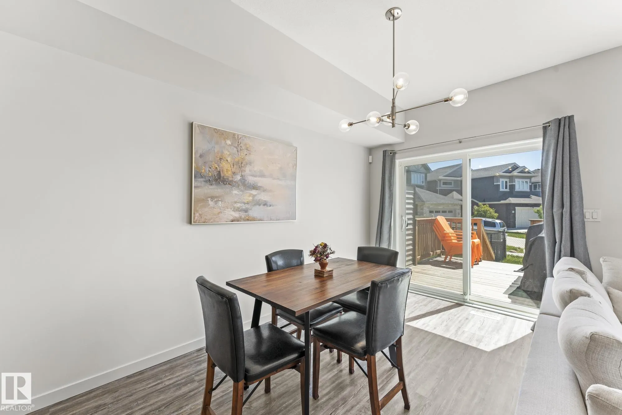 50 EDINBURGH CRT