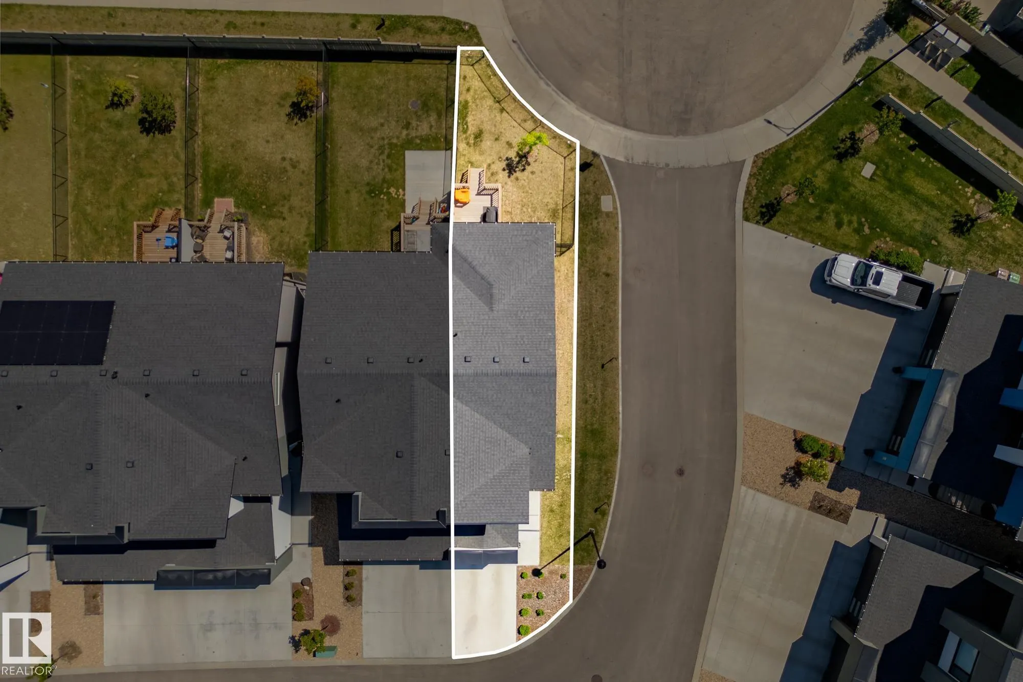 50 EDINBURGH CRT