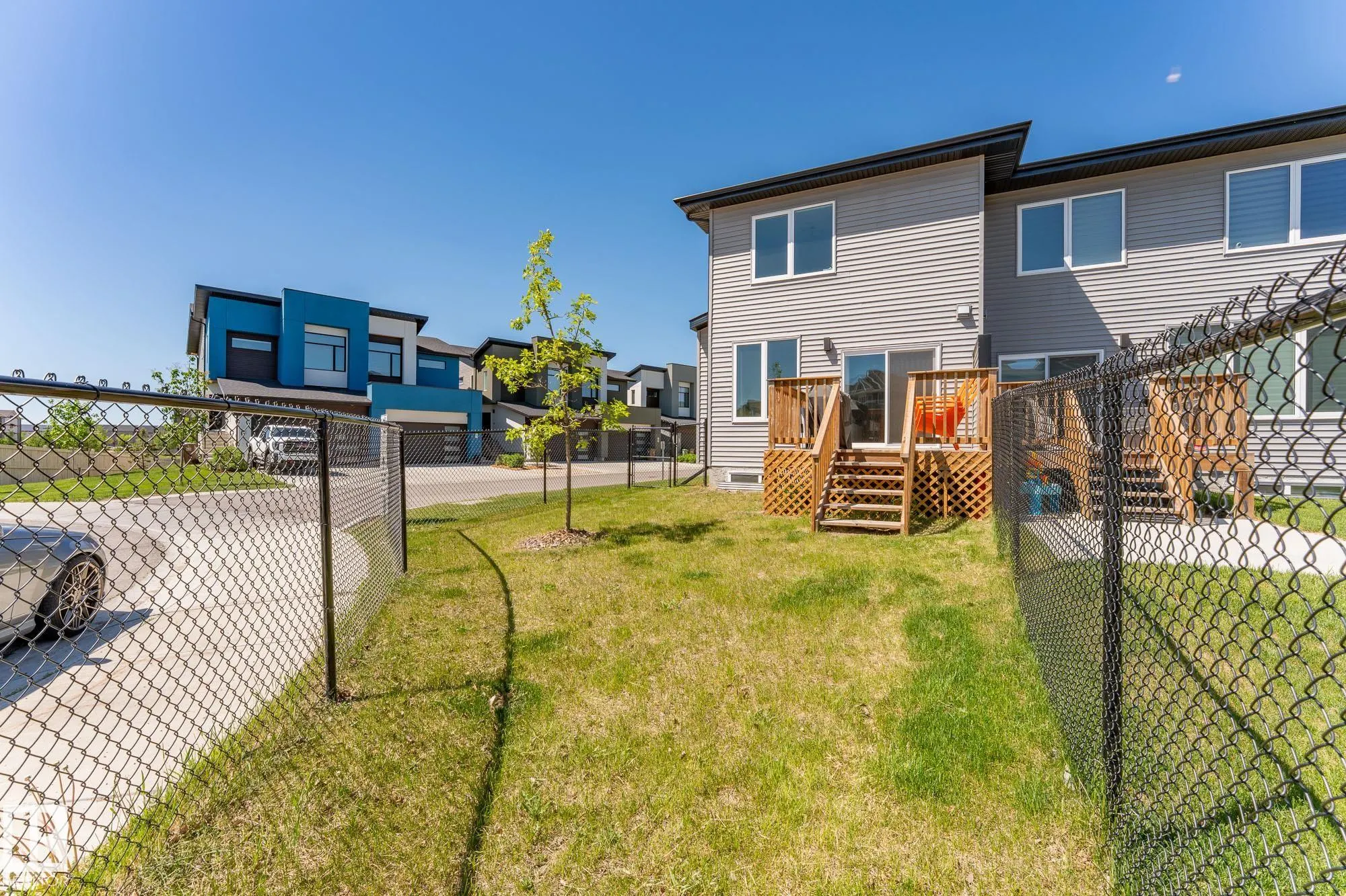 50 EDINBURGH CRT