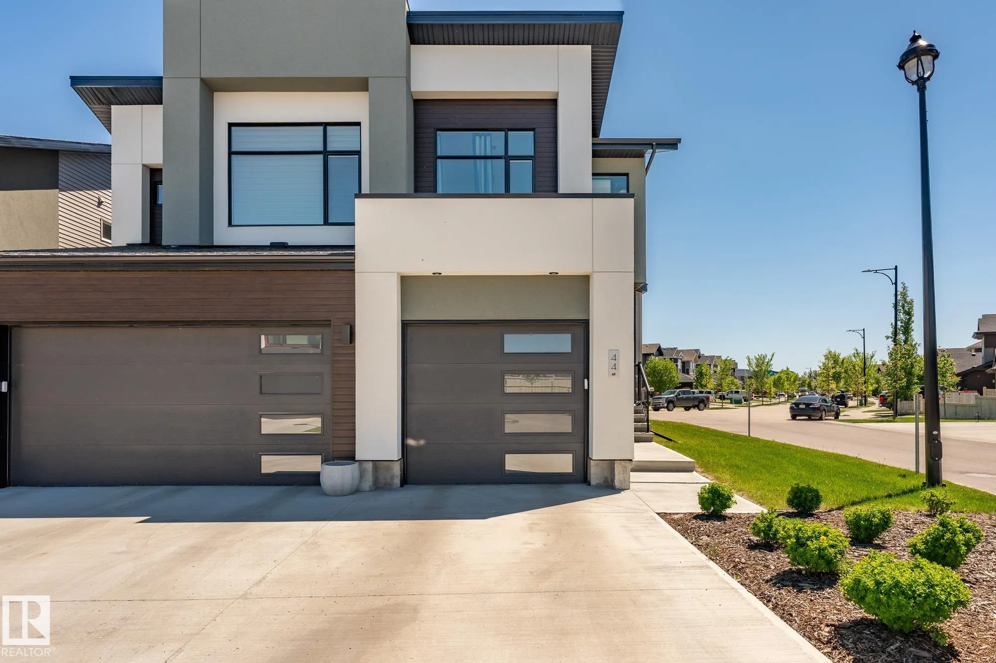 50 EDINBURGH CRT