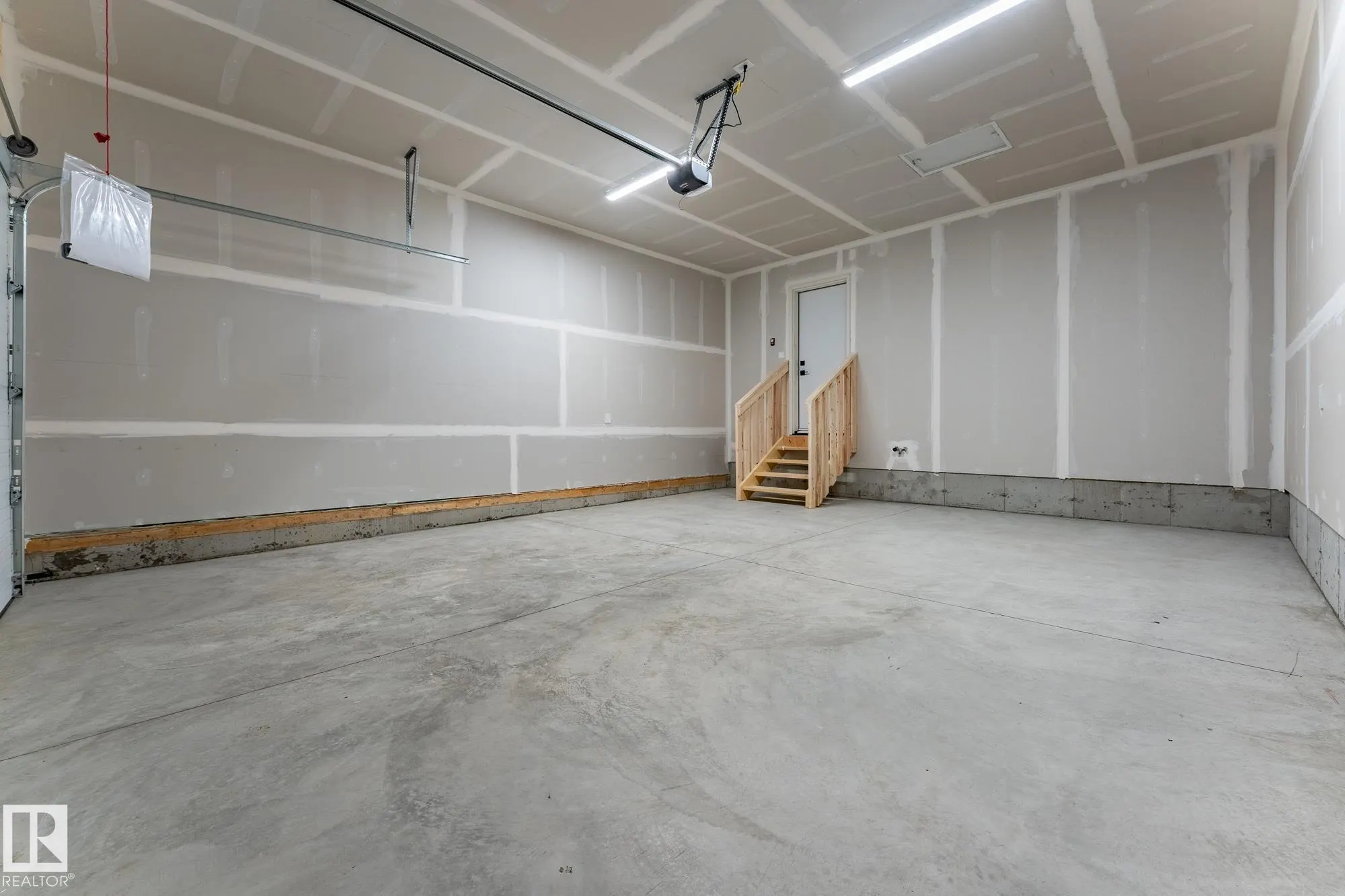 103 Newbury Ci