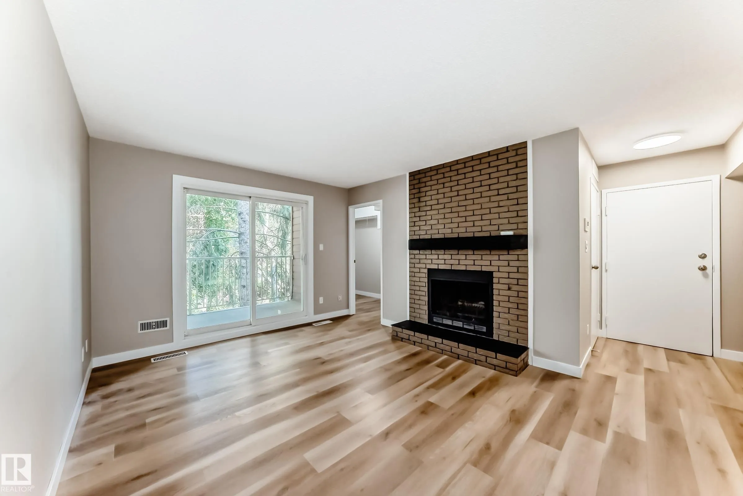 24 Alpine Place