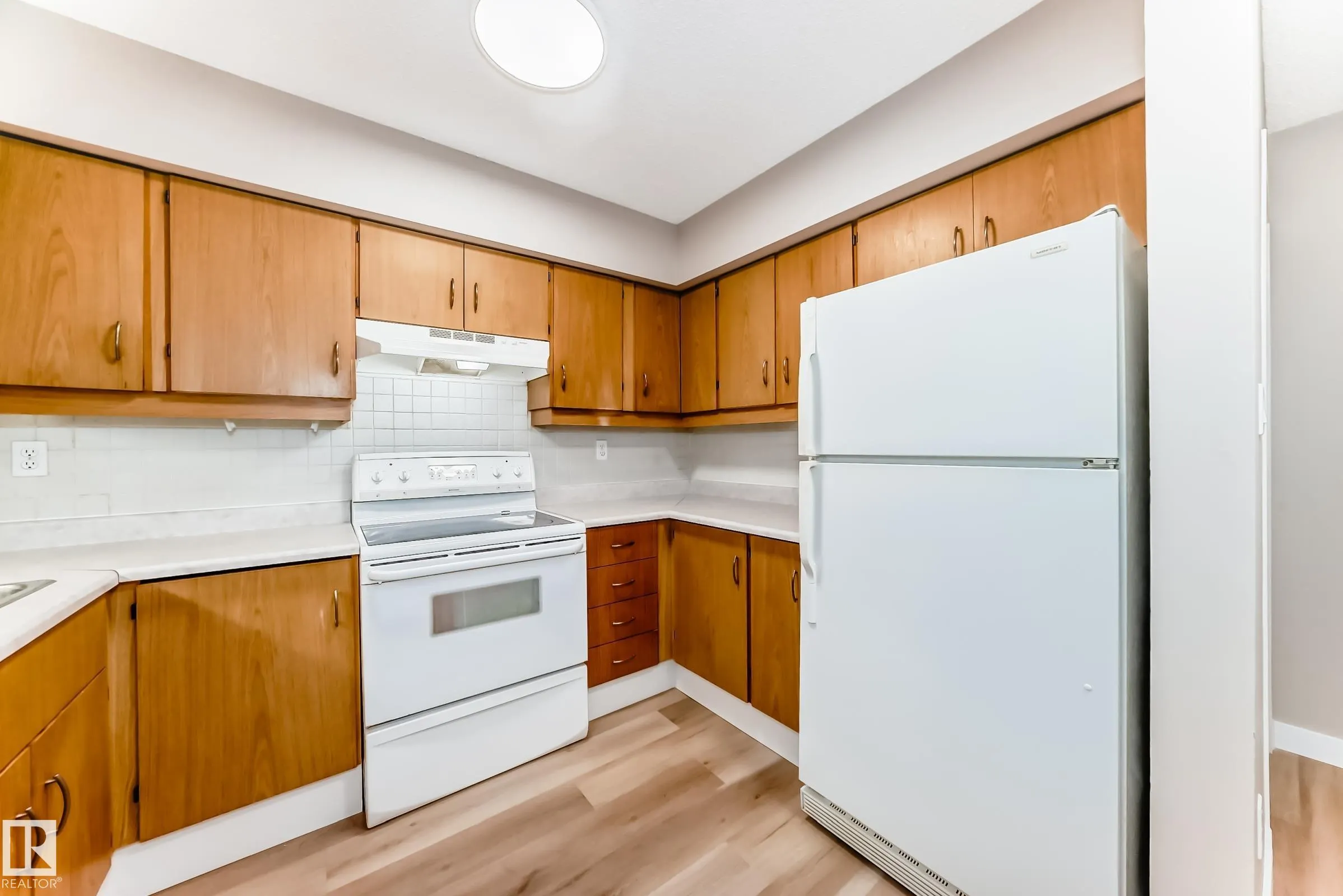 24 Alpine Place