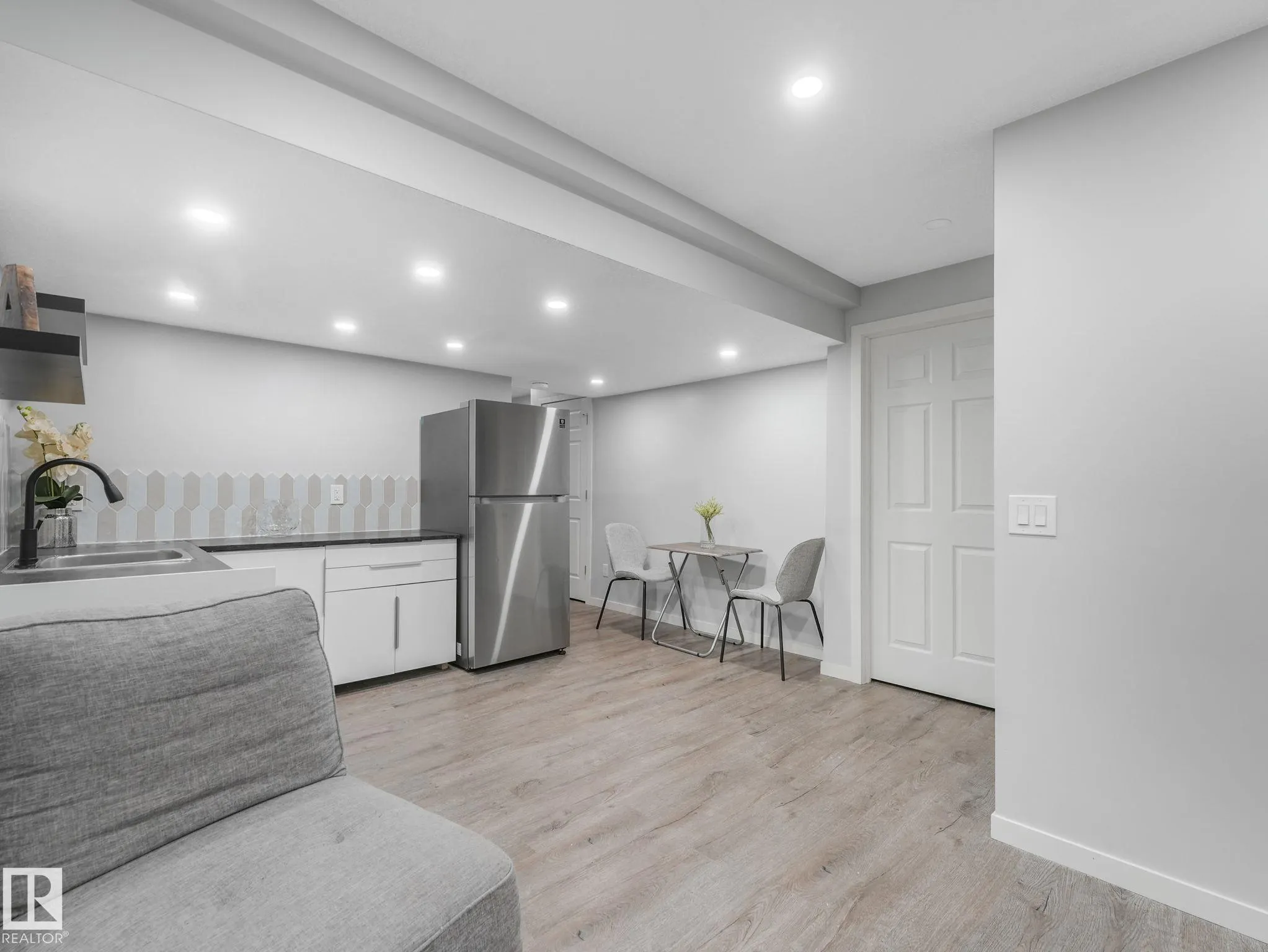 10 AUTUMNWOOD Crescent