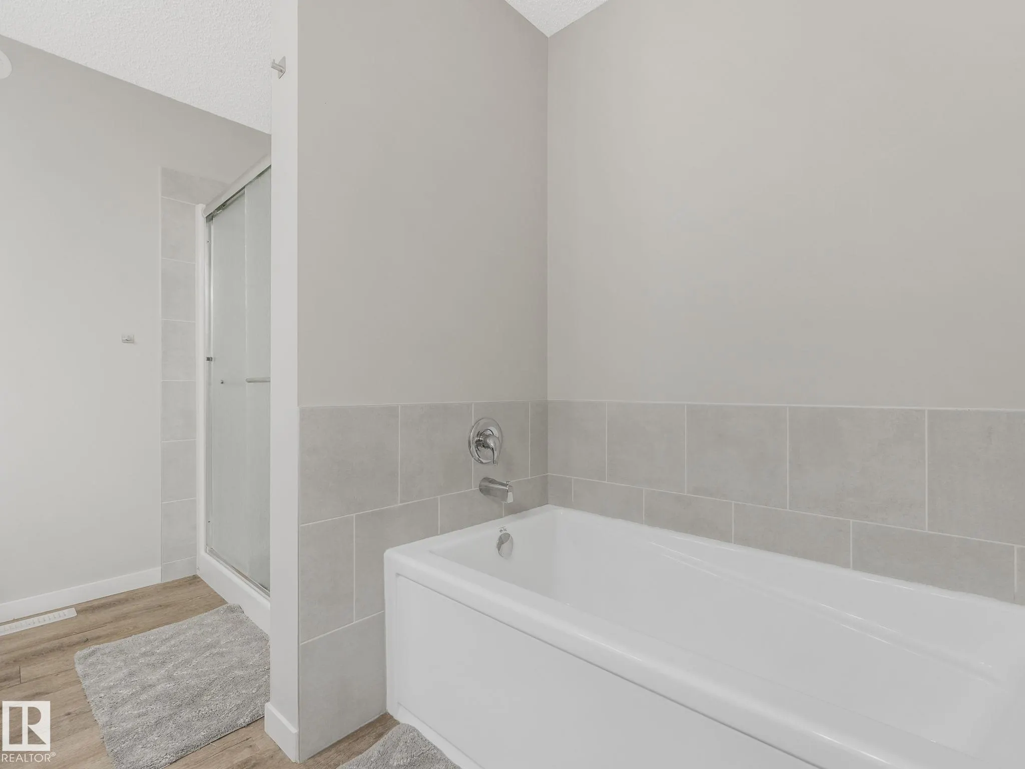 10 AUTUMNWOOD Crescent