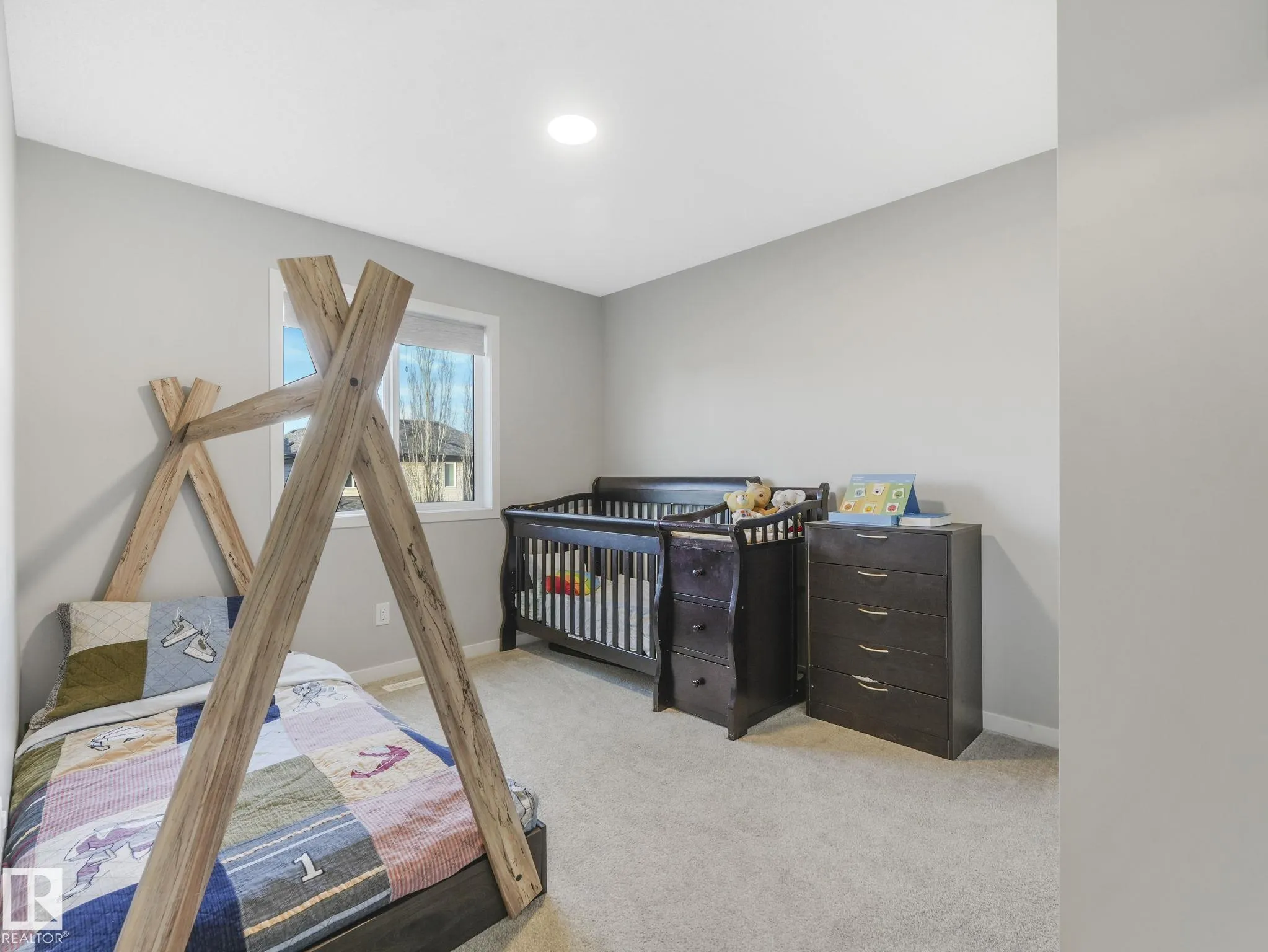 10 AUTUMNWOOD Crescent