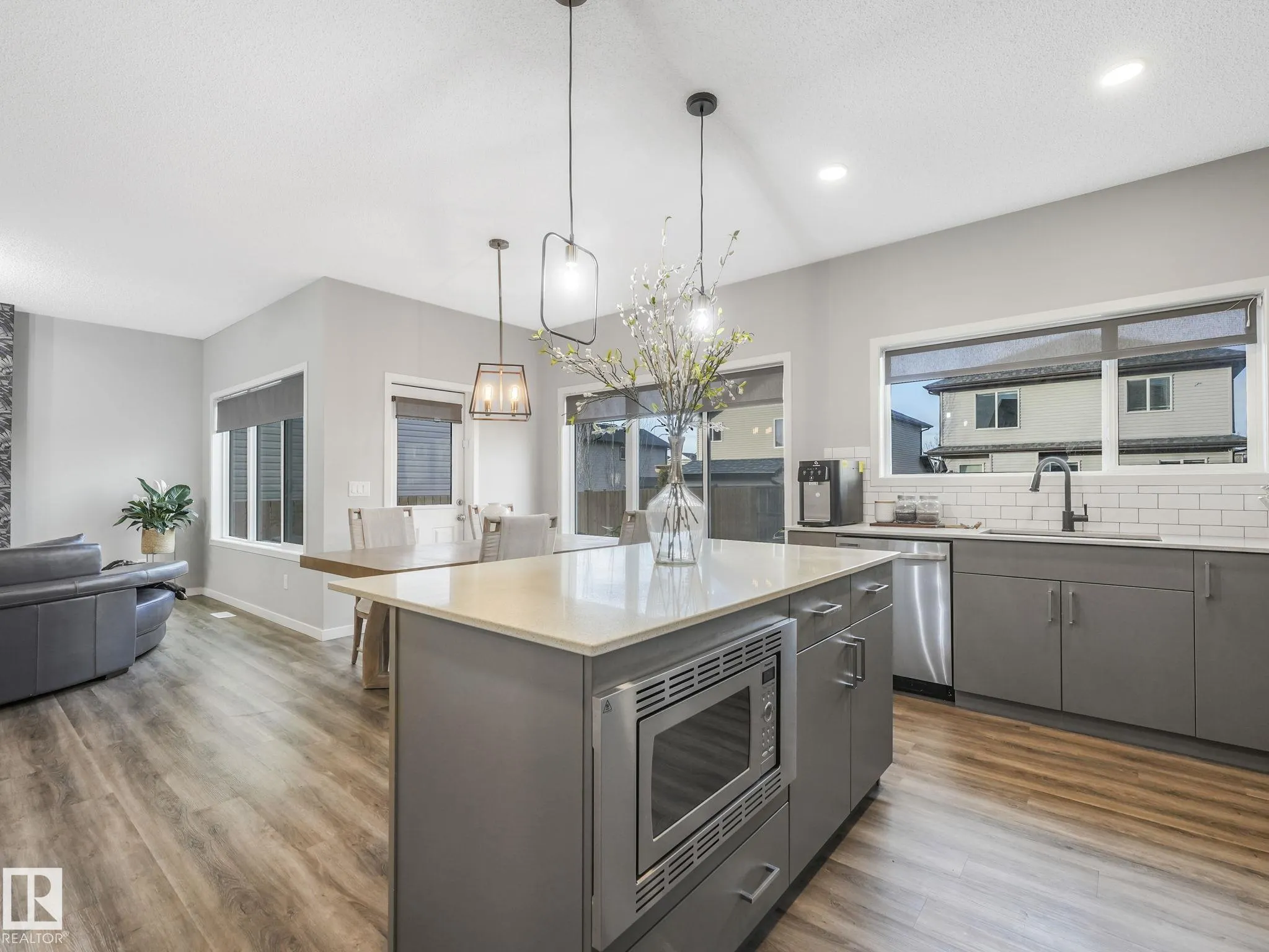10 AUTUMNWOOD Crescent