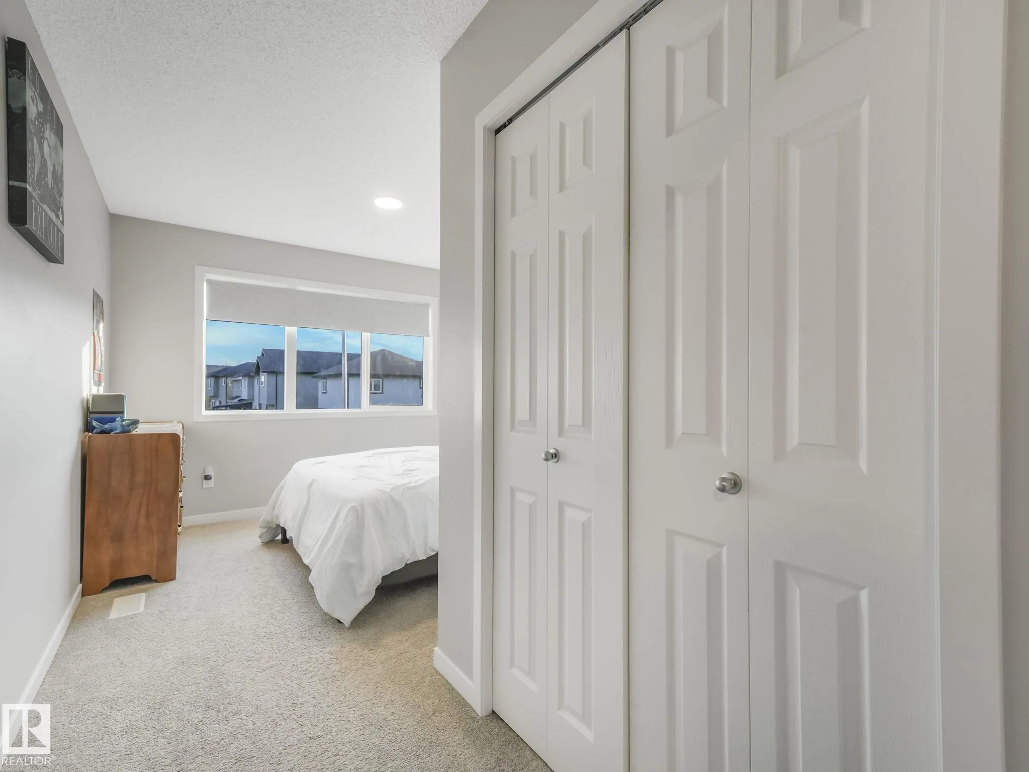 10 AUTUMNWOOD Crescent