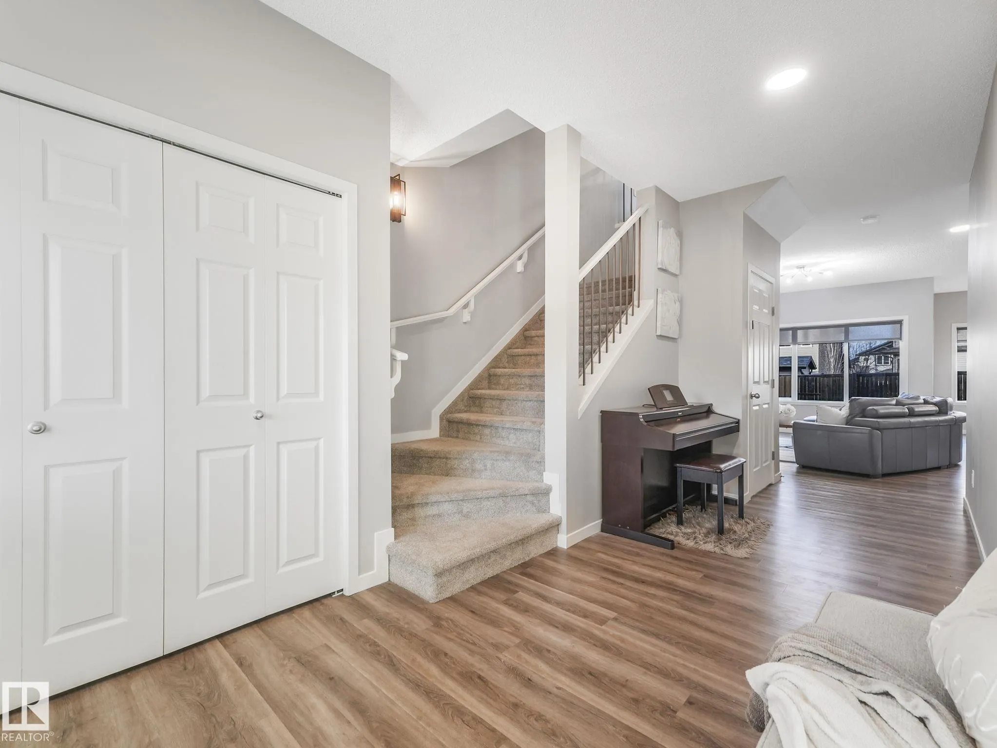 10 AUTUMNWOOD Crescent