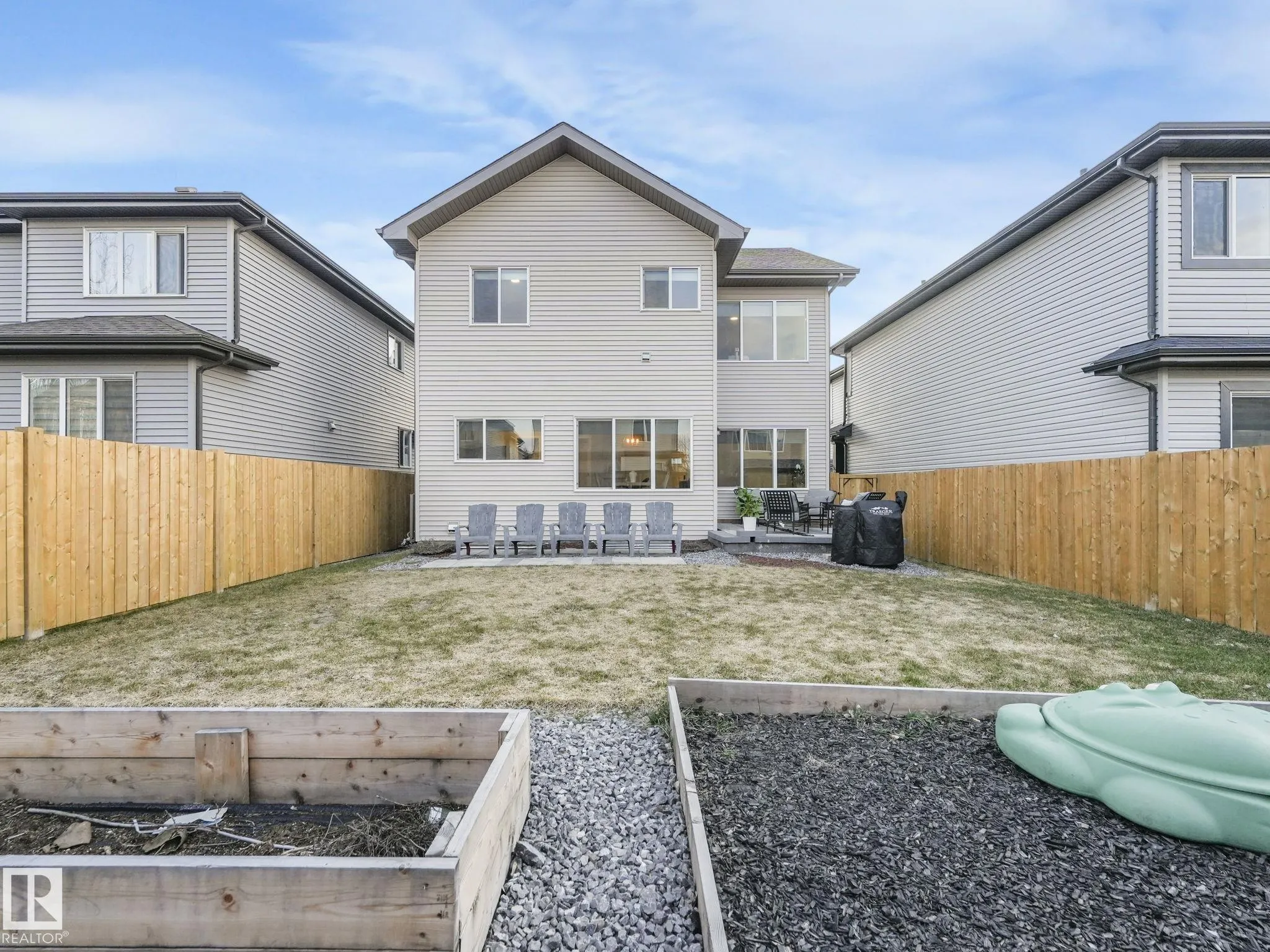 10 AUTUMNWOOD Crescent