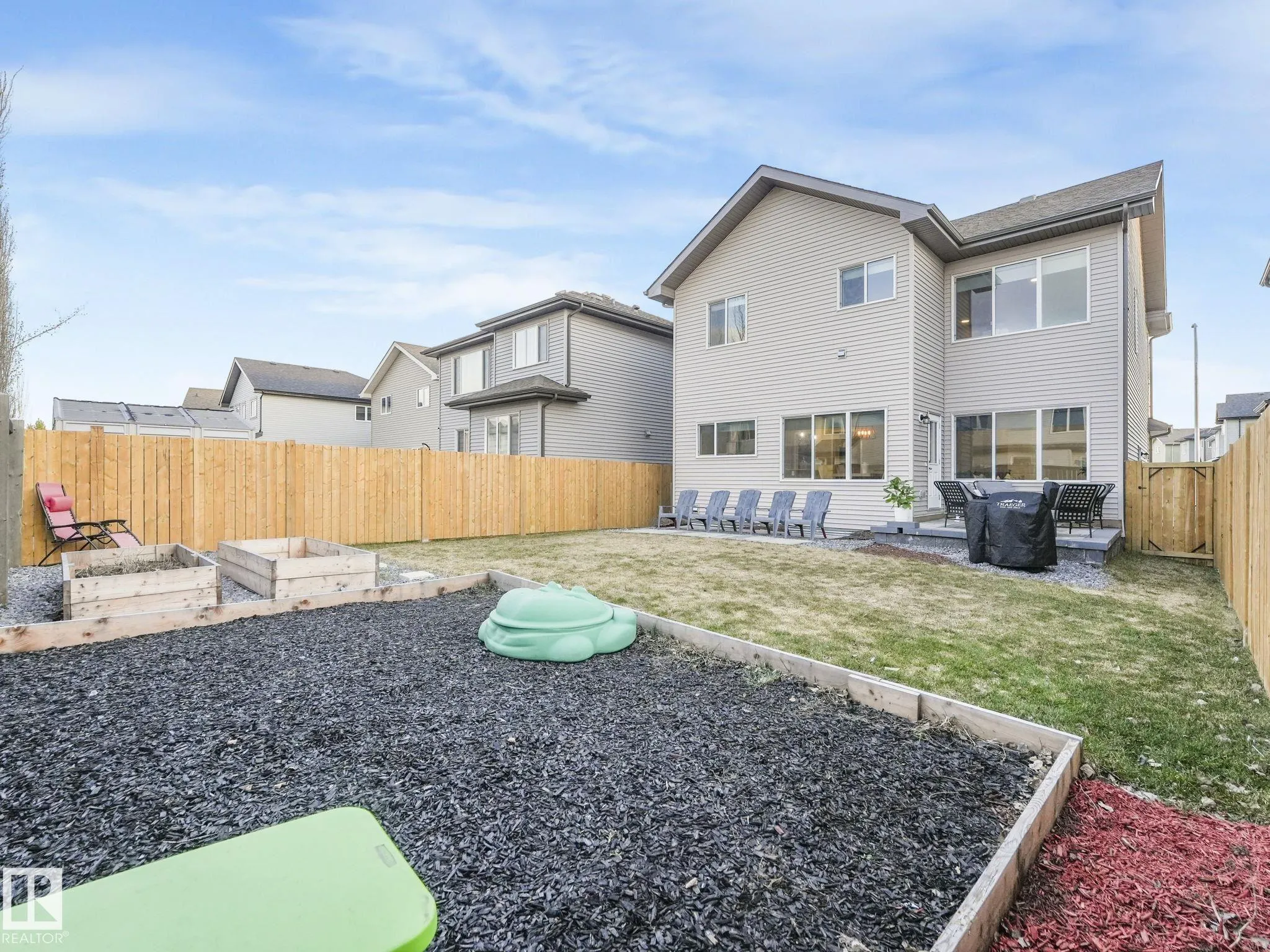 10 AUTUMNWOOD Crescent