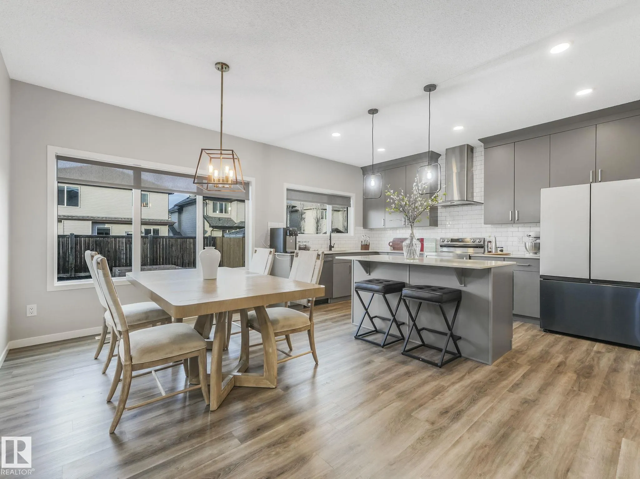 10 AUTUMNWOOD Crescent