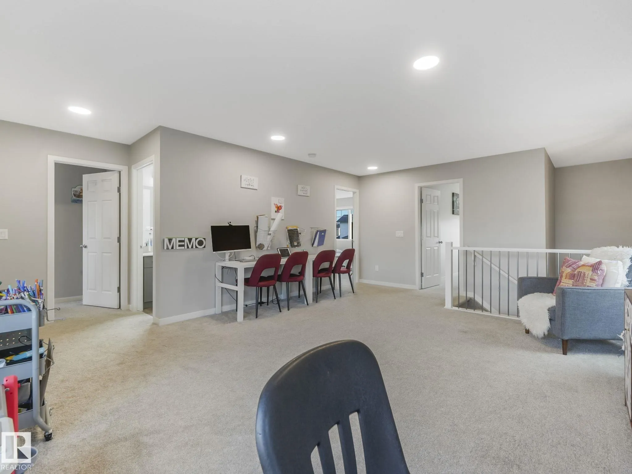 10 AUTUMNWOOD Crescent