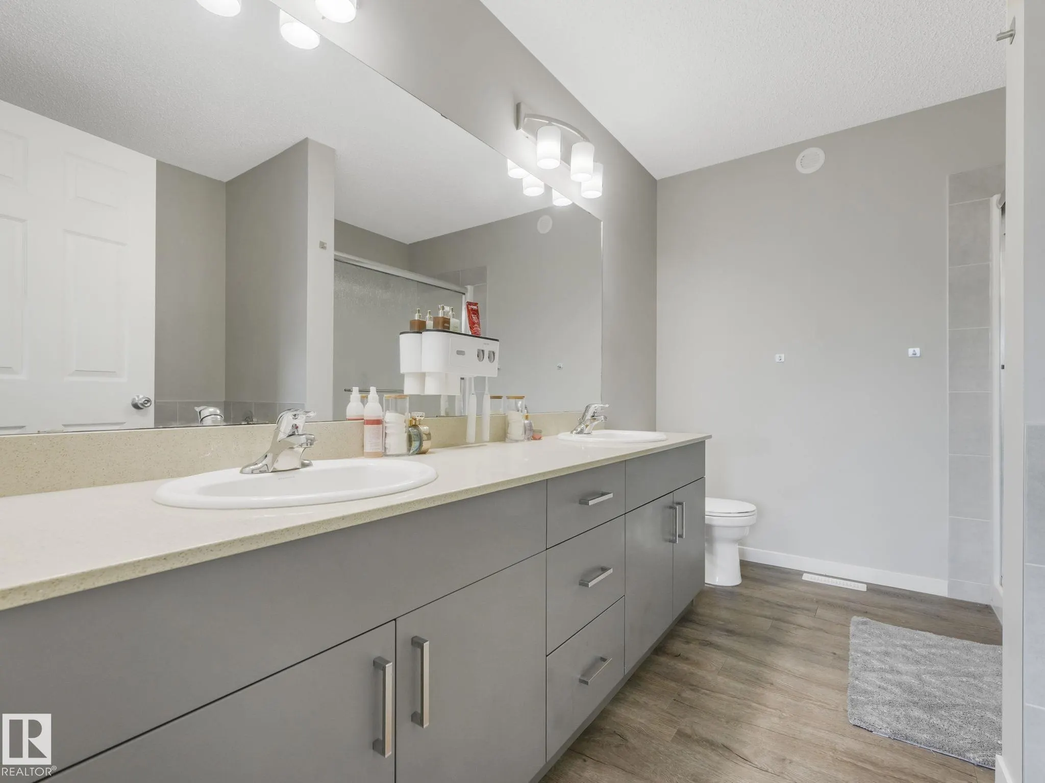 10 AUTUMNWOOD Crescent