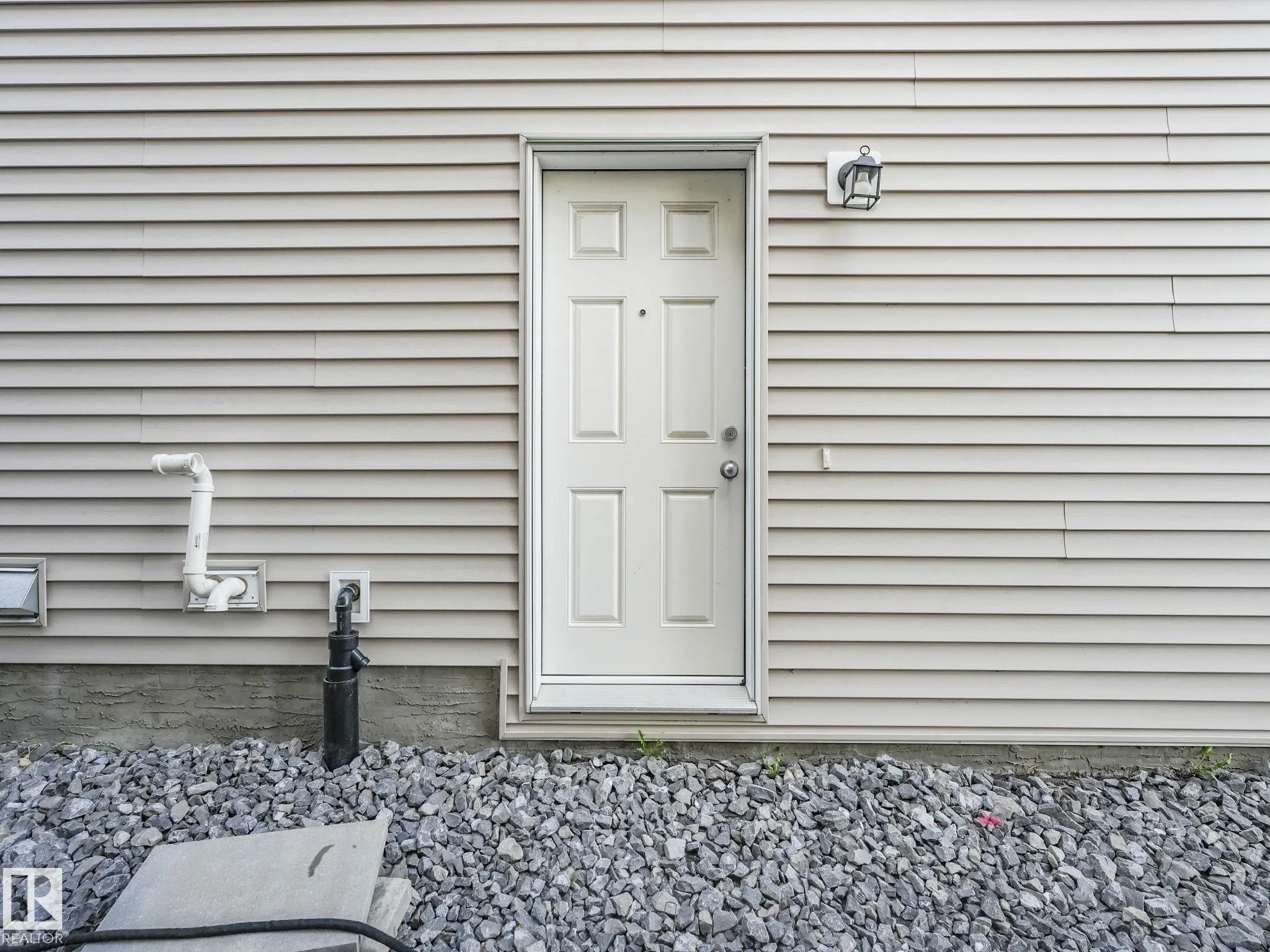 10 AUTUMNWOOD Crescent