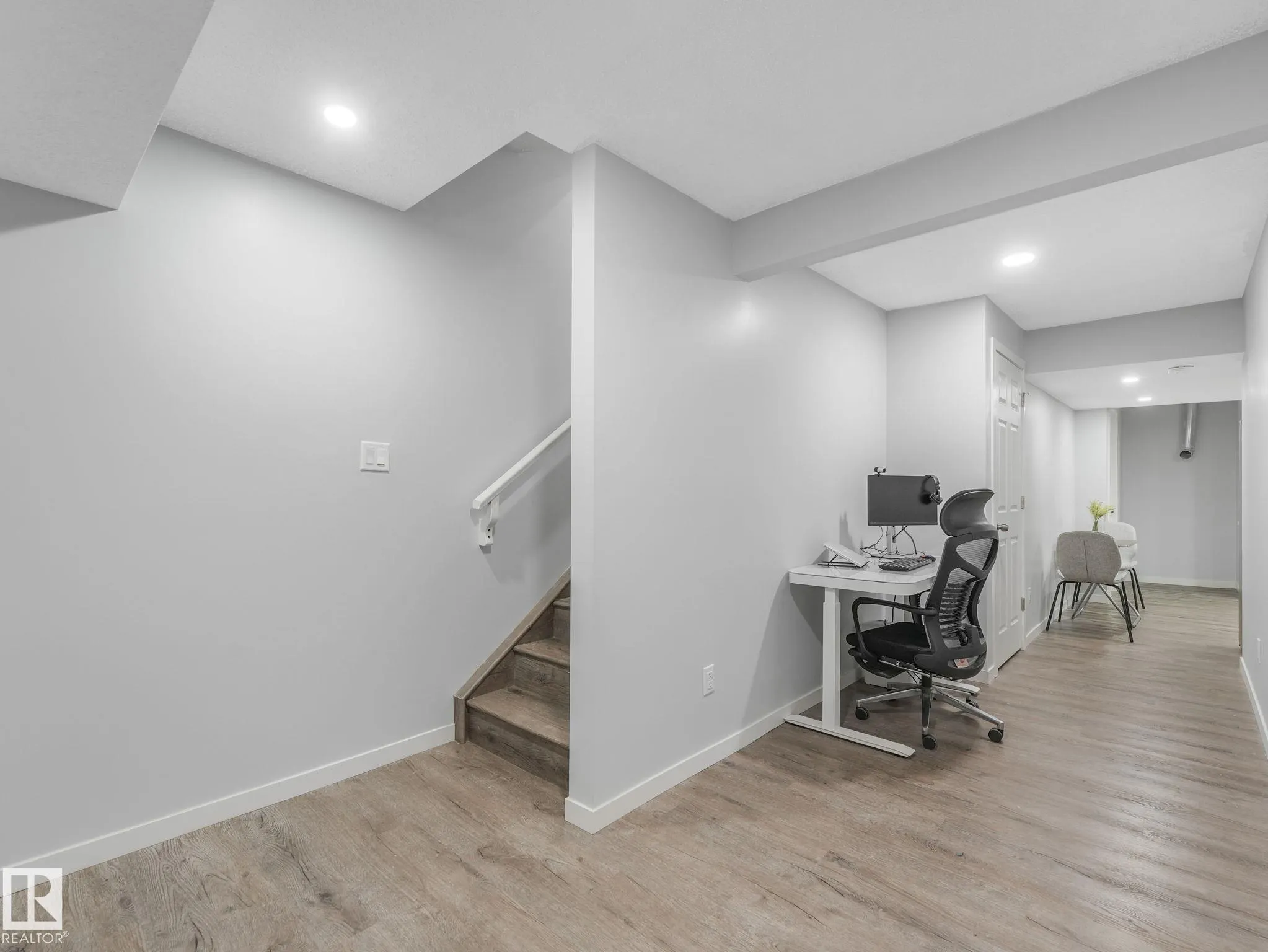10 AUTUMNWOOD Crescent