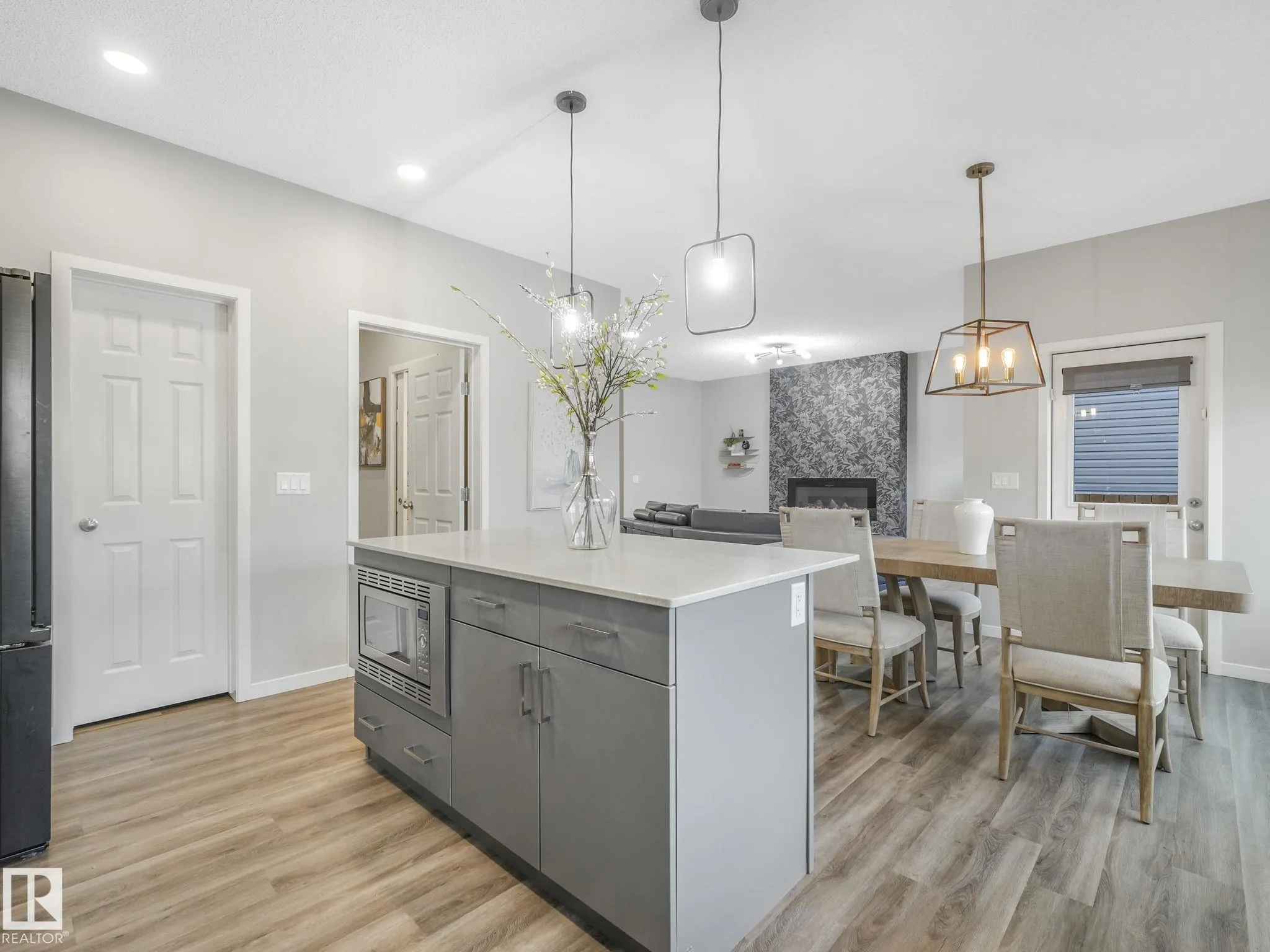 10 AUTUMNWOOD Crescent