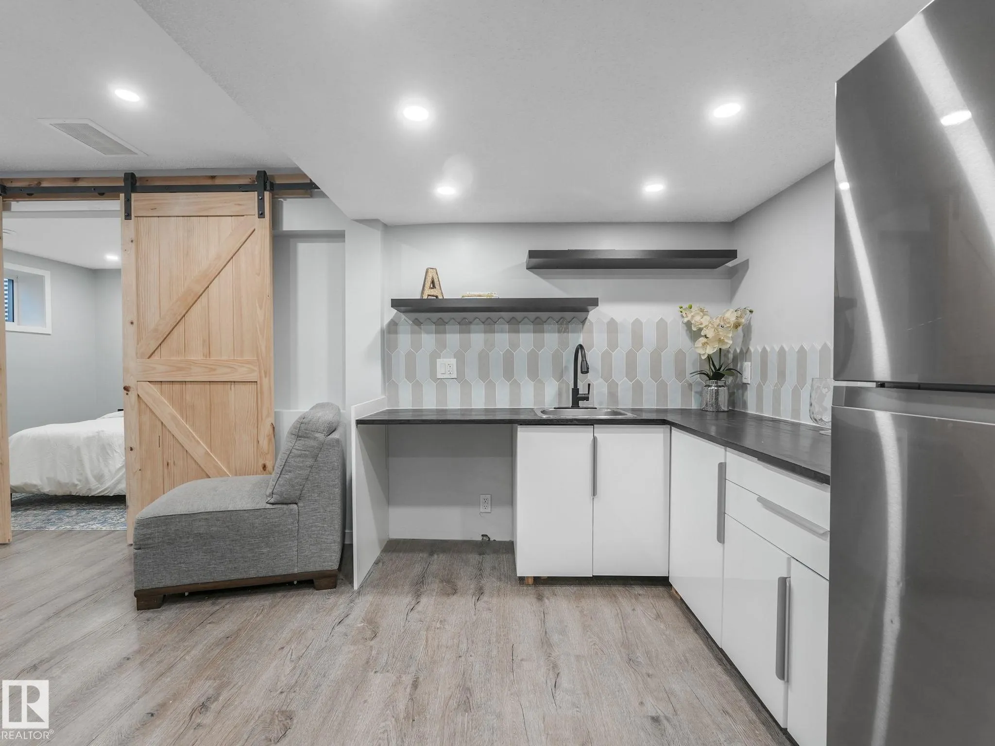 10 AUTUMNWOOD Crescent
