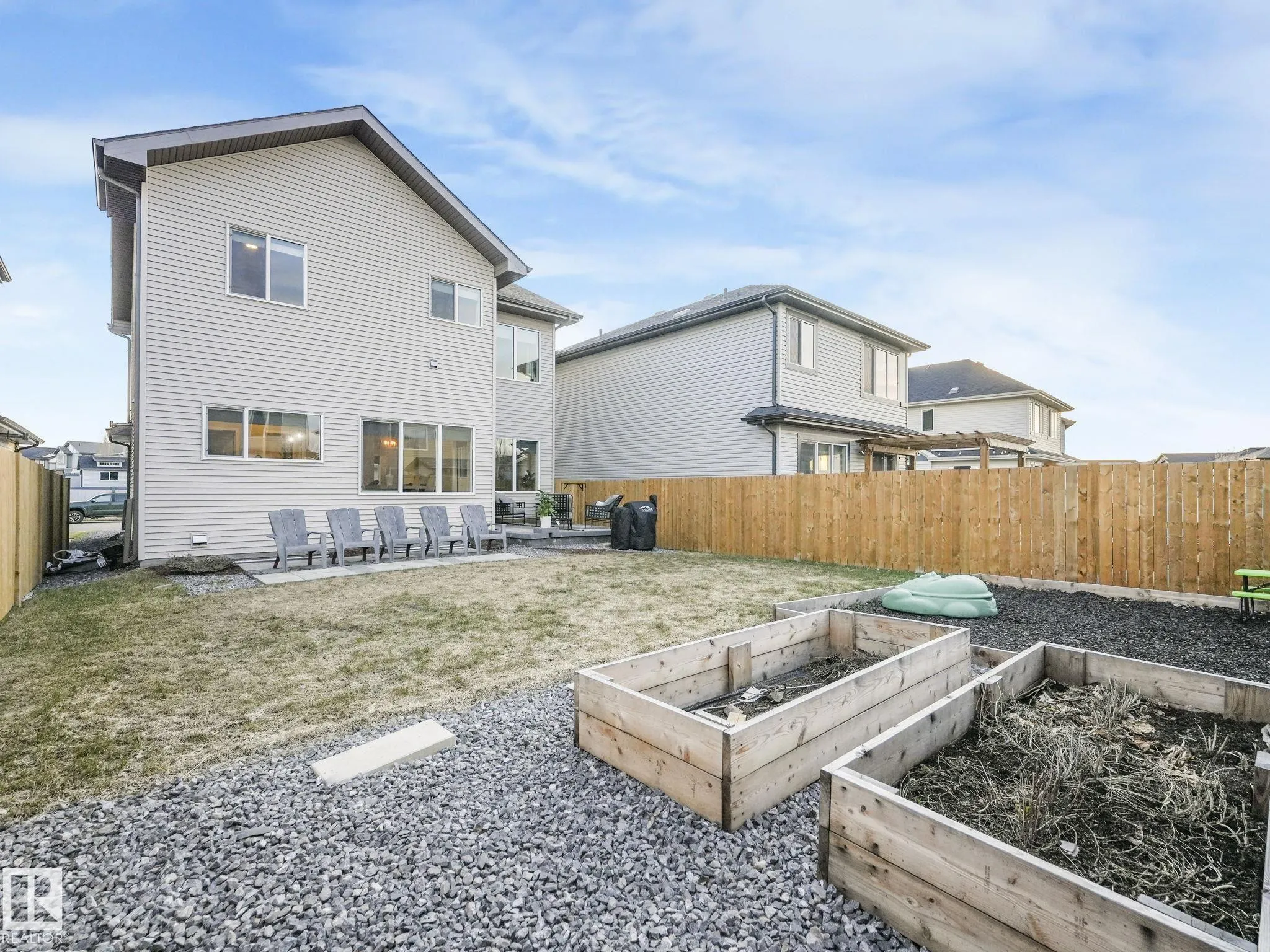 10 AUTUMNWOOD Crescent