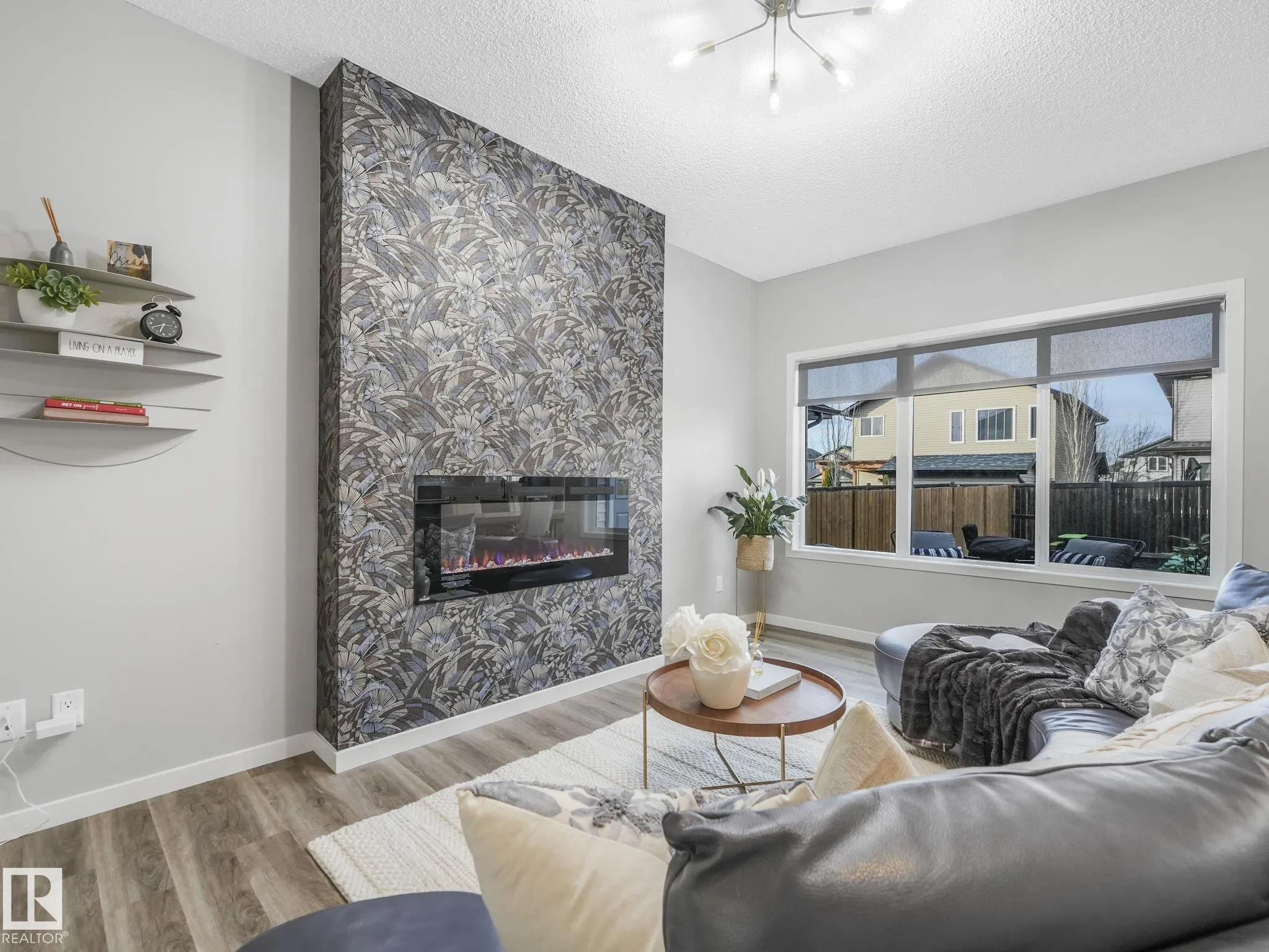 10 AUTUMNWOOD Crescent