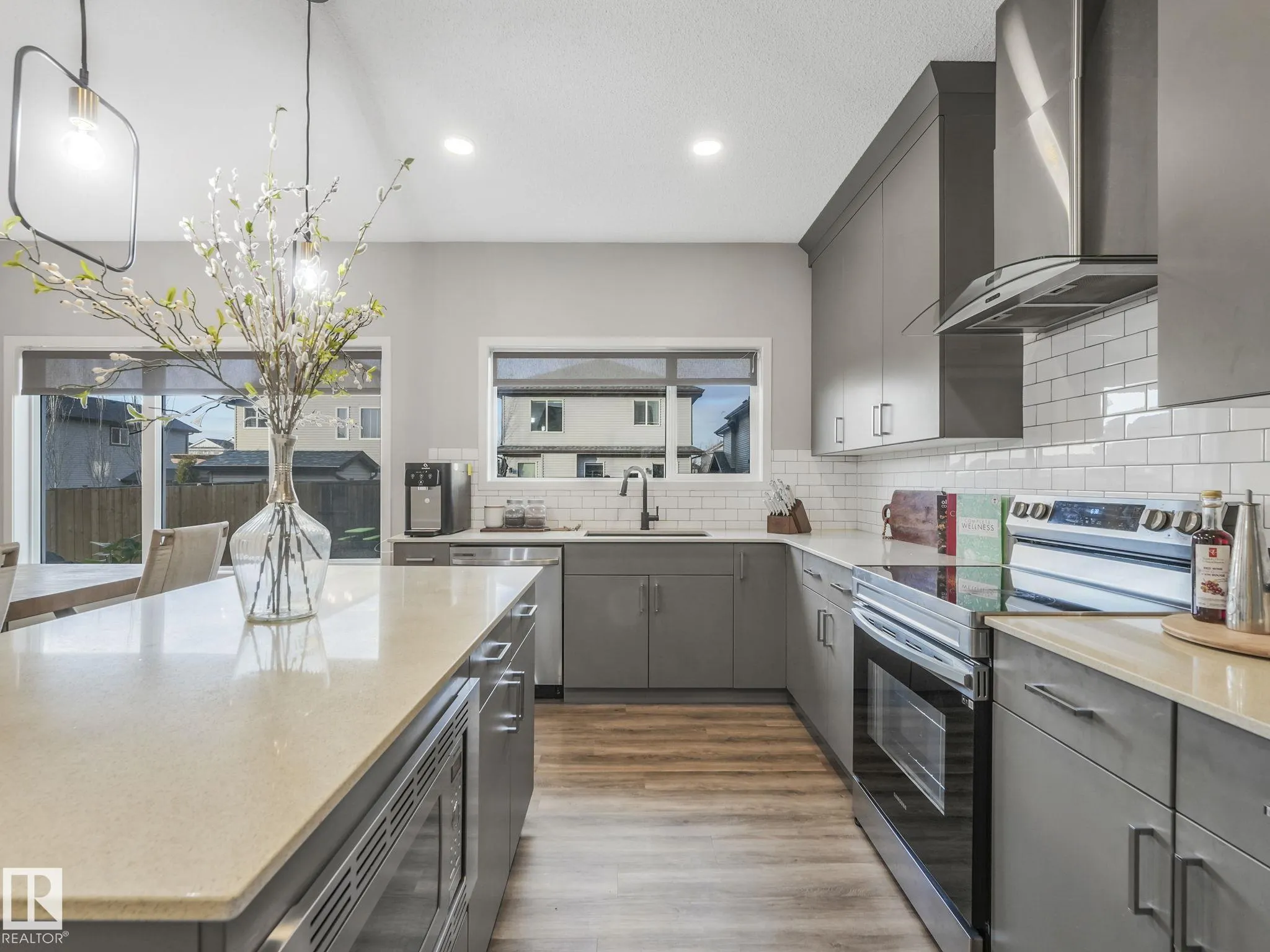 10 AUTUMNWOOD Crescent