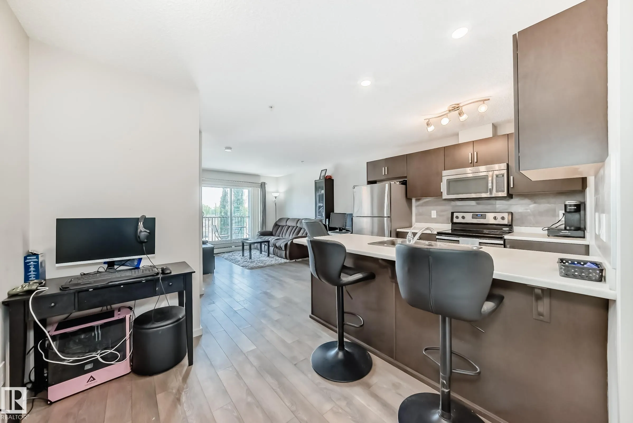 390 WINDERMERE Road