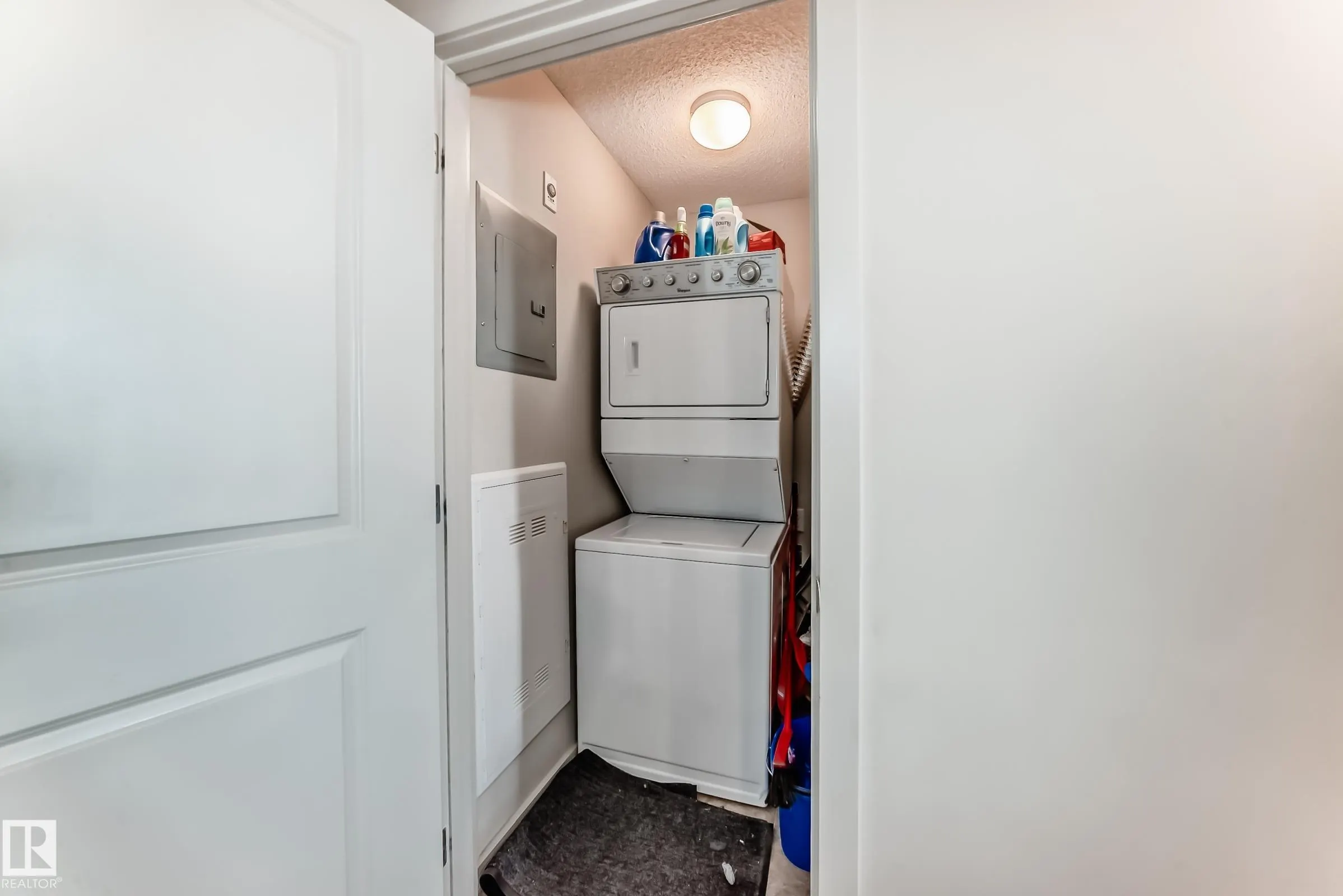 390 WINDERMERE Road