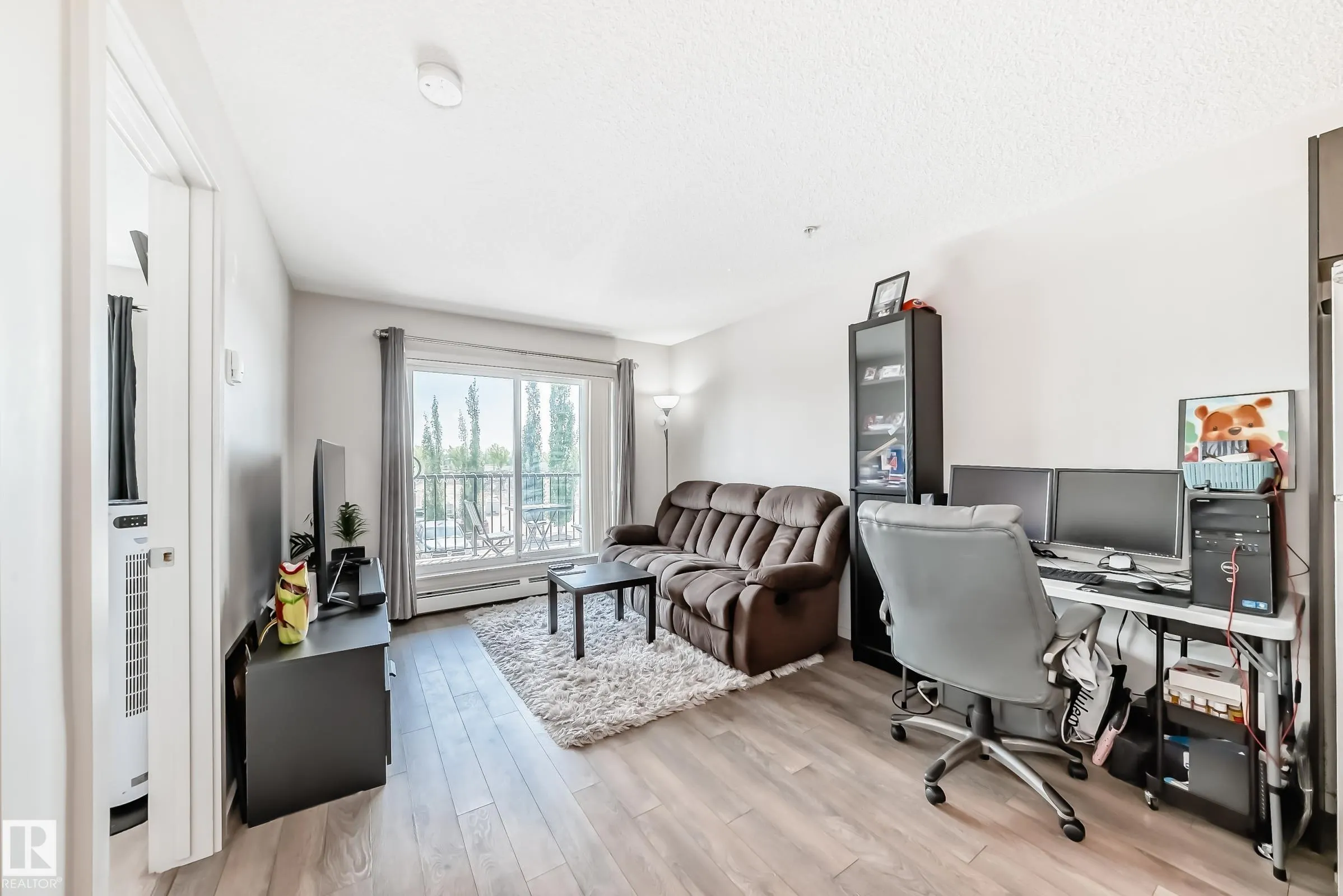 390 WINDERMERE Road