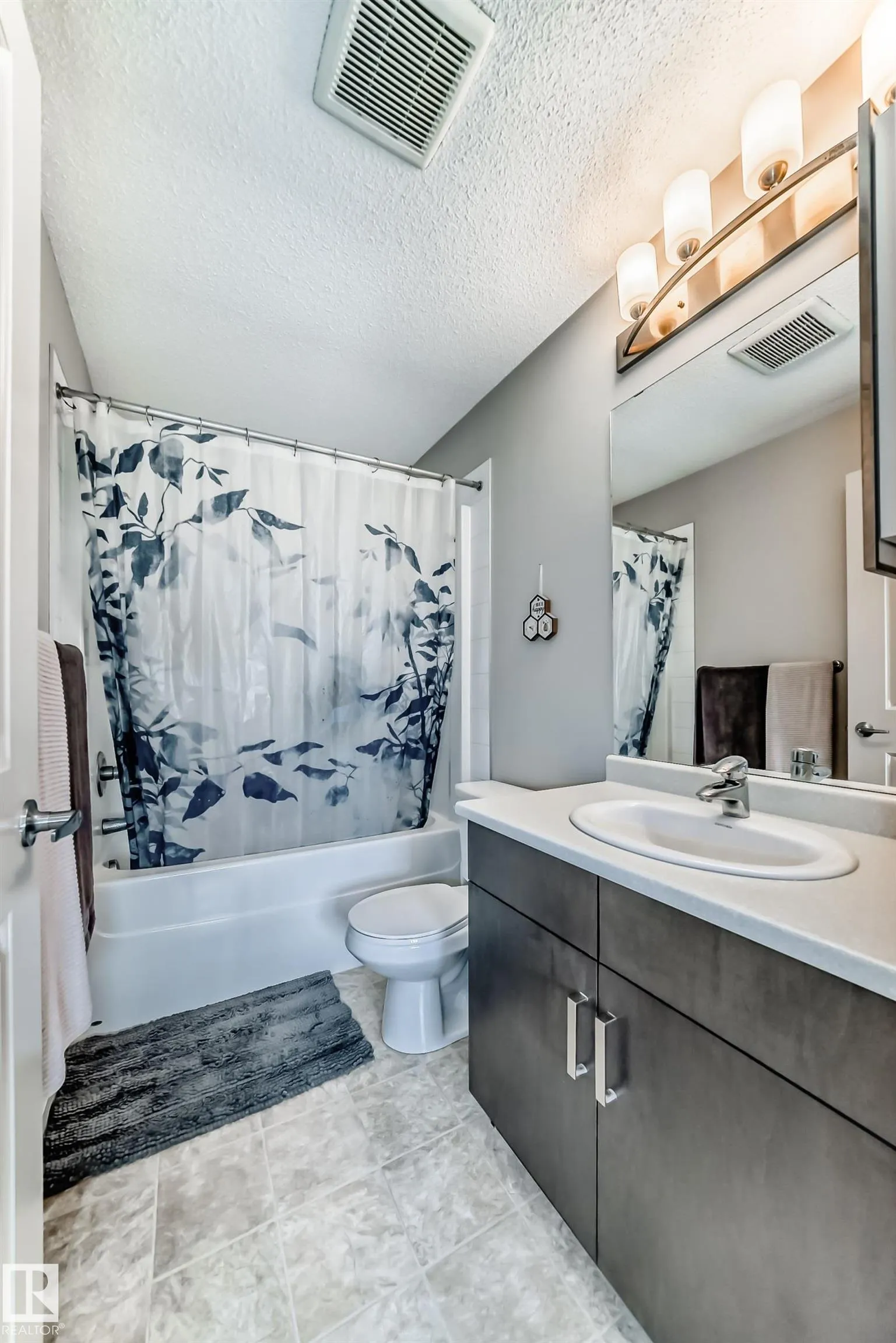 390 WINDERMERE Road
