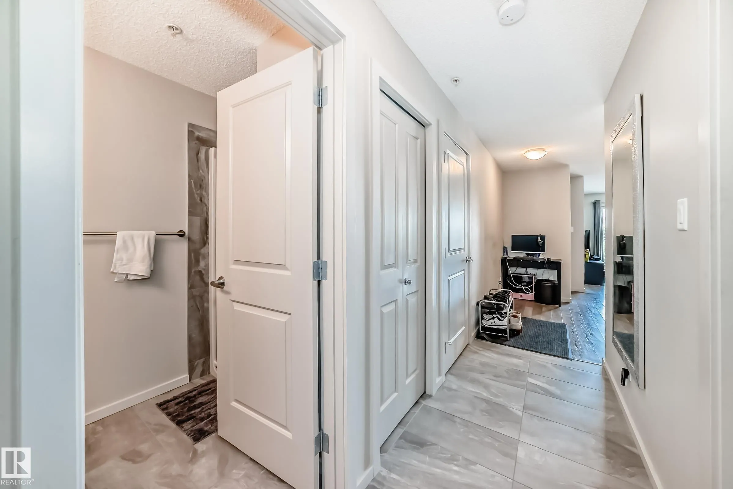 390 WINDERMERE Road