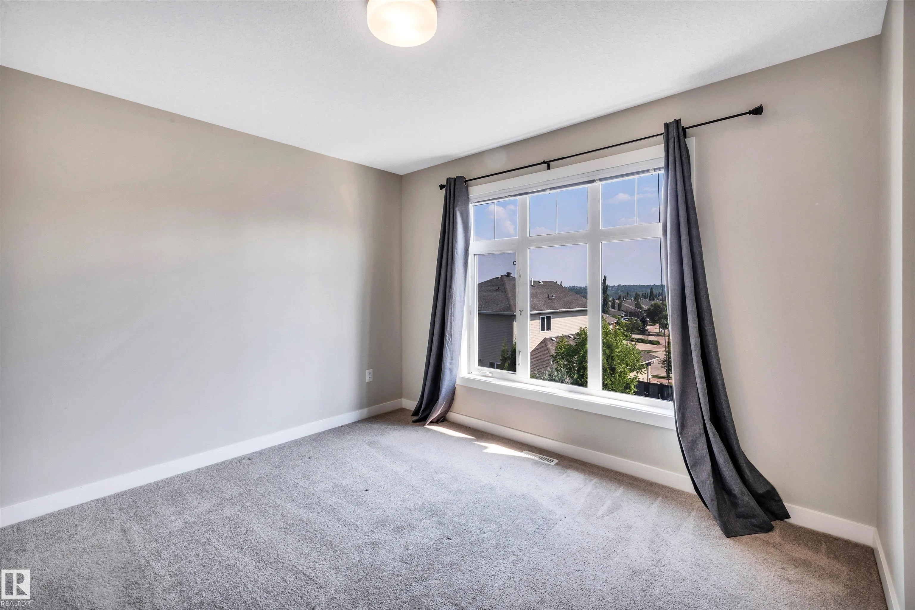 600 BELLEROSE Drive