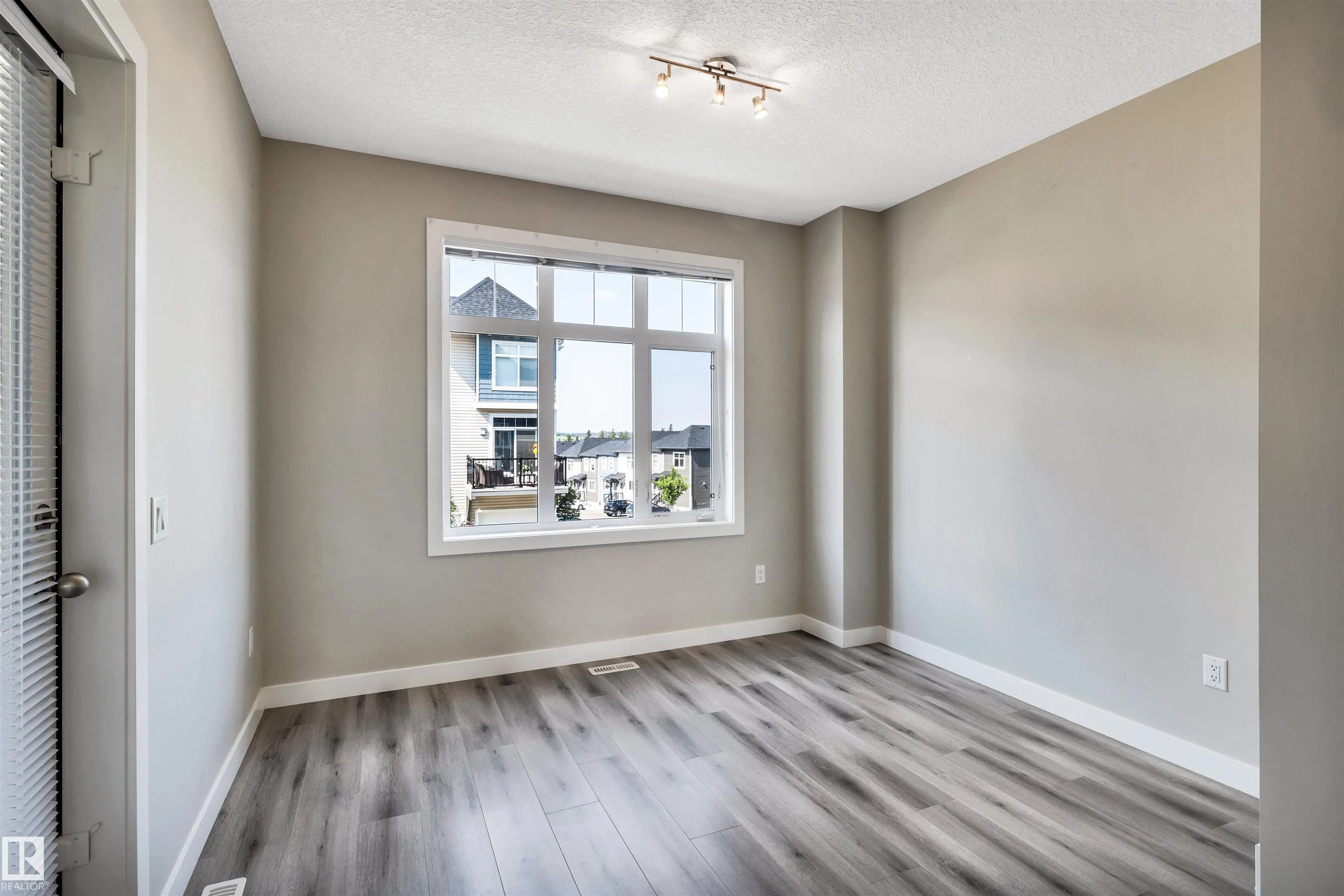 600 BELLEROSE Drive
